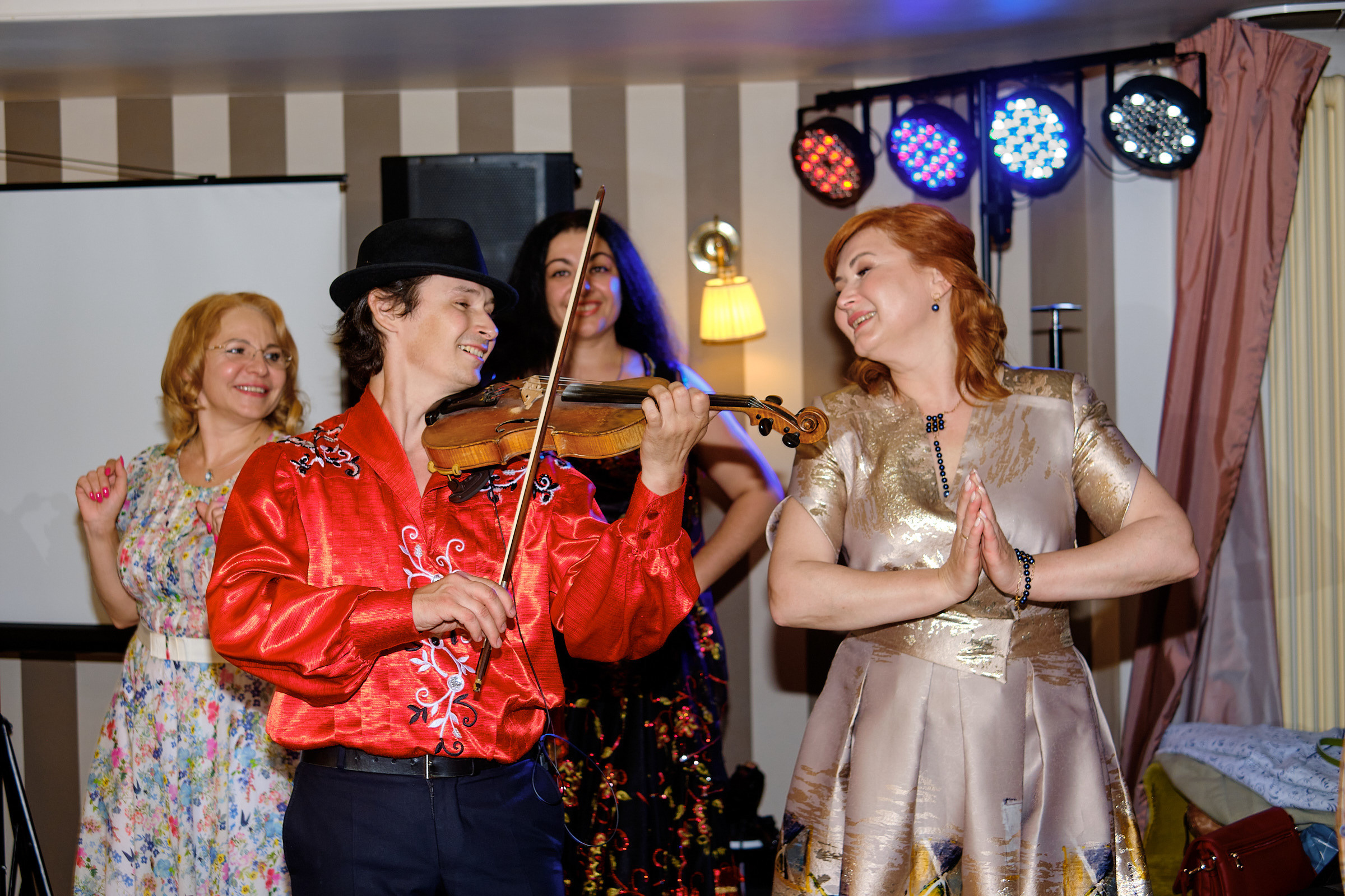 Юбилей. банкет в ресторане Крюшон. Профессиональный фотограф в Екатеринбурге Юра Сахар