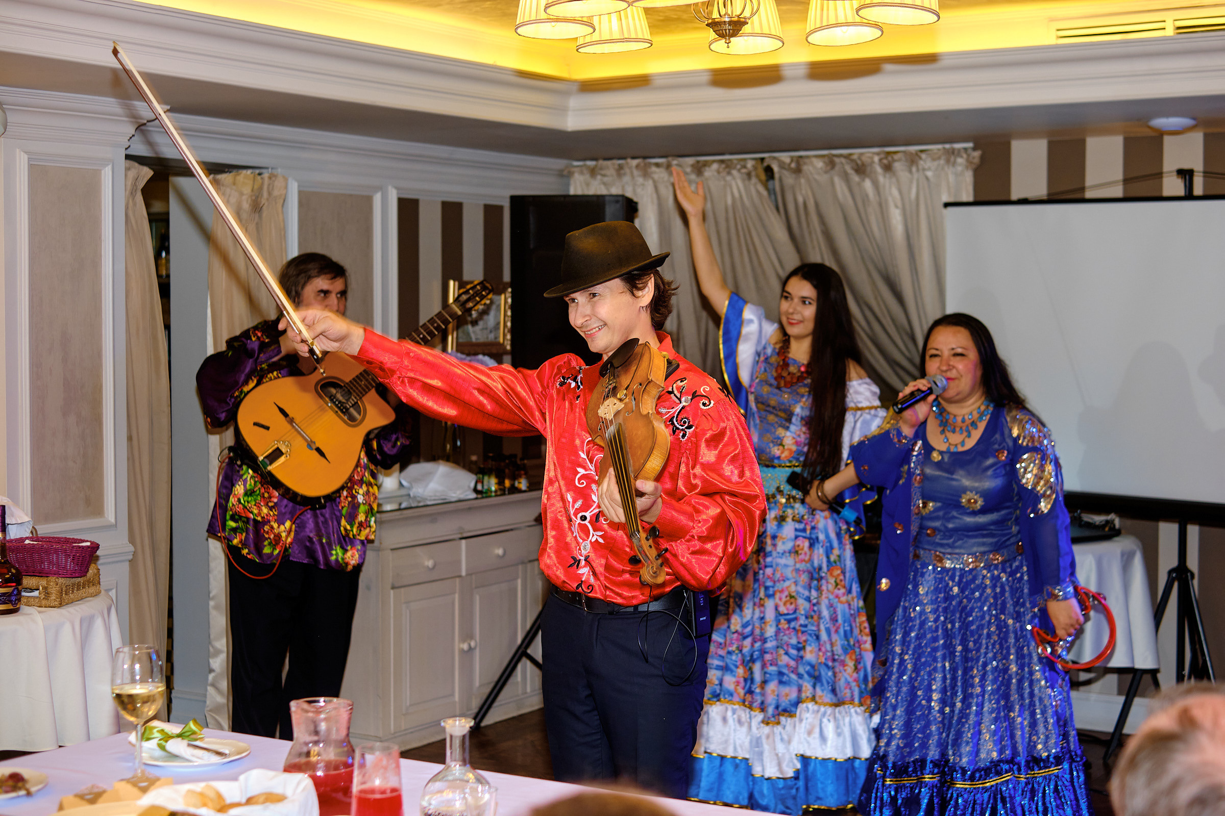 Юбилей. банкет в ресторане Крюшон. Профессиональный фотограф в Екатеринбурге Юра Сахар