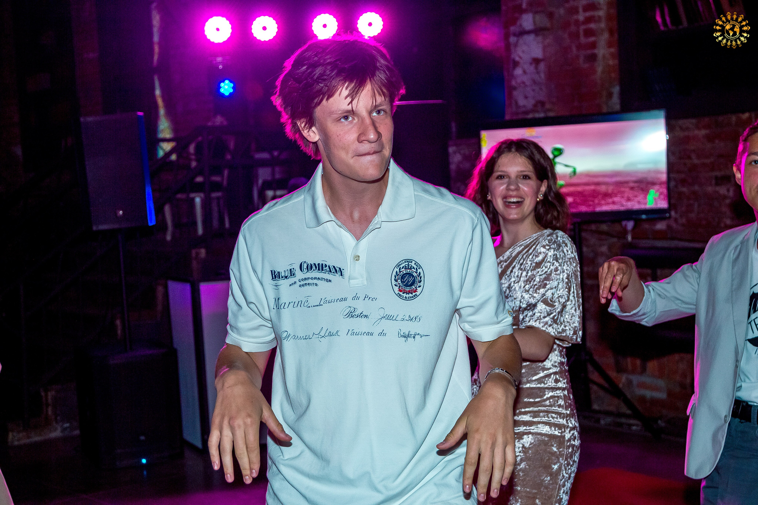 Выпускной 2023 (Школа 548; 9 Ж класс) AG Loft «Библиотека», Москва. Репортажная съемка в Москве и области. Анималистика