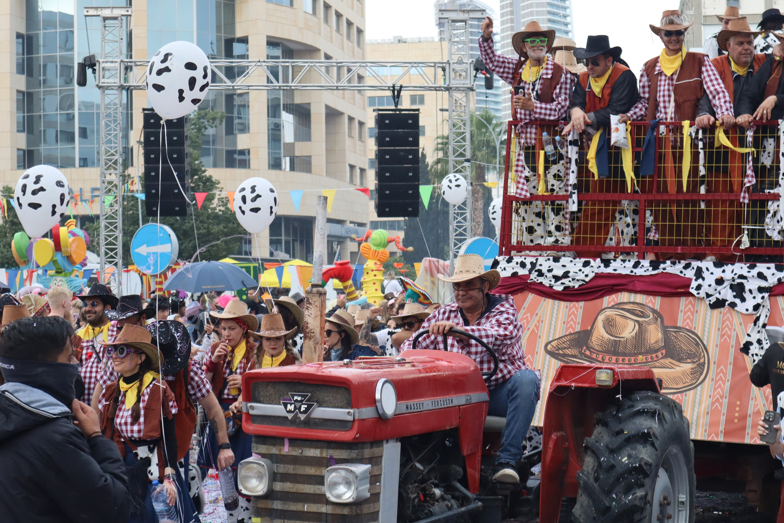 Карнавал в Лимассоле 2024. Travel photographer Ksenia