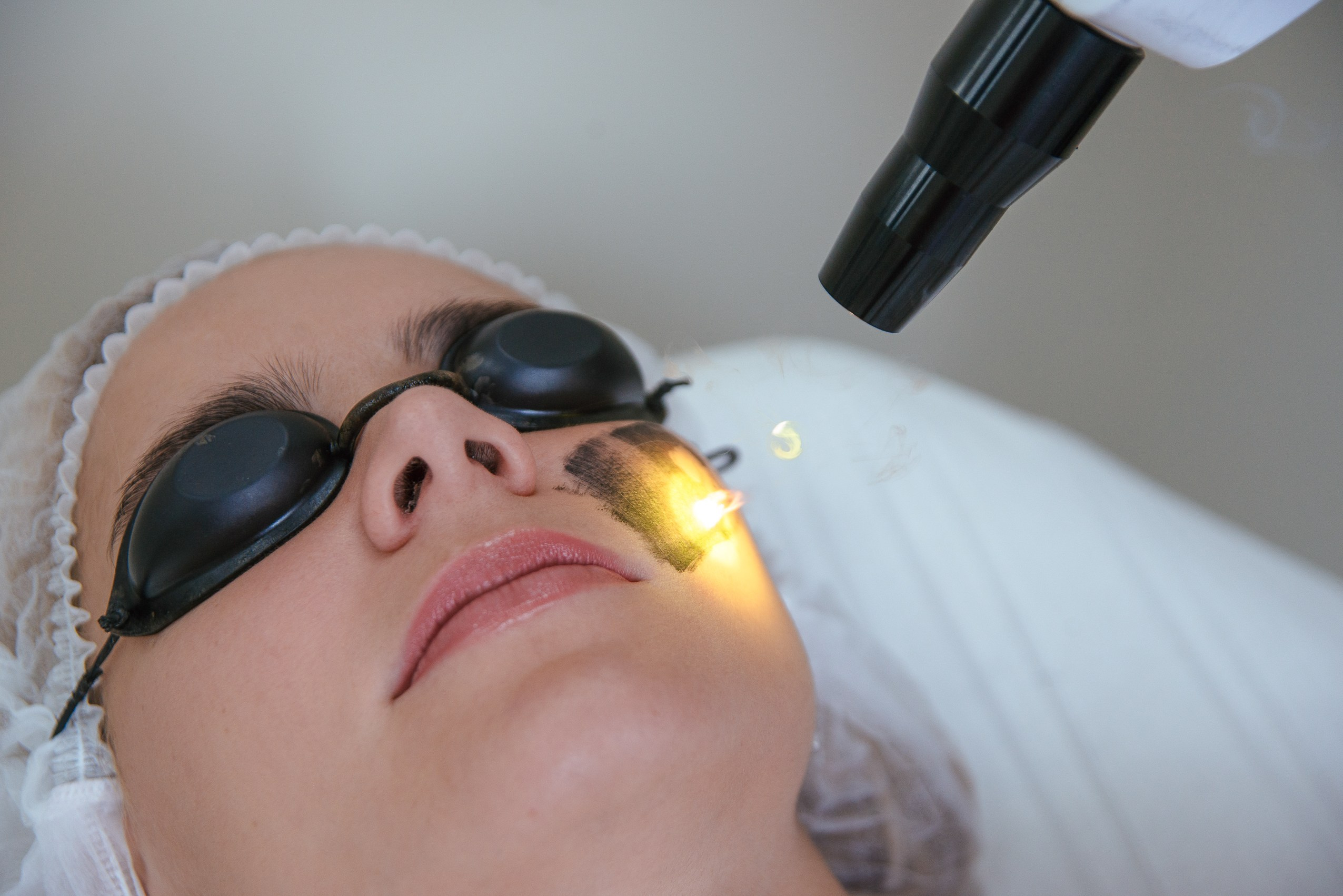 Фото контент для инстаграм студии лазерной эпиляции в Краснообске. Контент фотограф Дарья Едапина Новосибирск. Фотограф Дарья Едапина Новосибирск