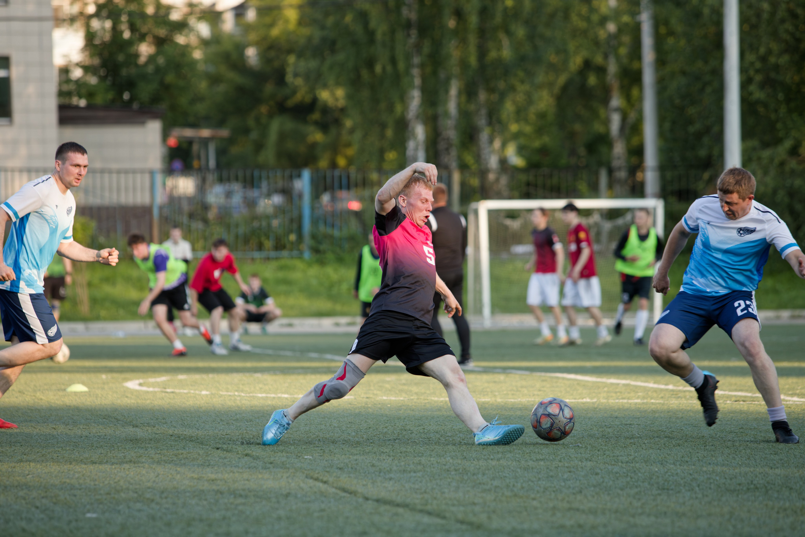 Любительская футбольная лига. Самокат-крылья. 25.06.2025. Репортажный и спортивный фотограф в г. Пермь Зильберг Павел