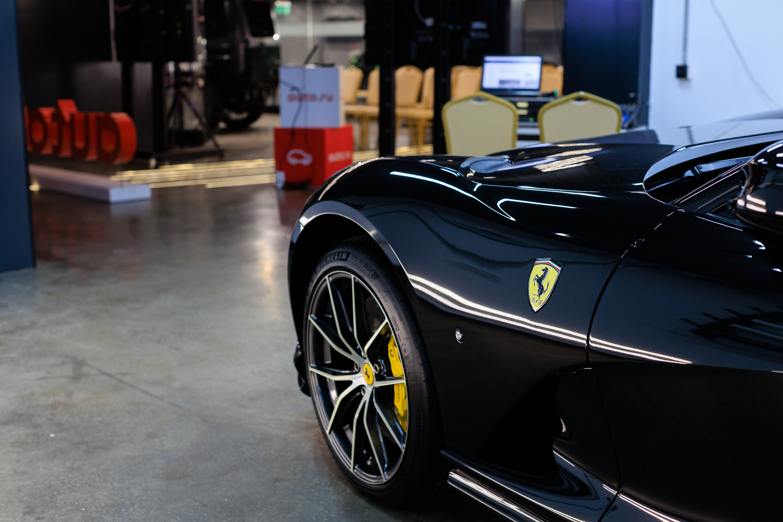 Фотограф для съемки конференции Auto.ru в Детейлинг центре SVX detailing. Контент для бизнеса в Екатеринбурге Полдень Медиа