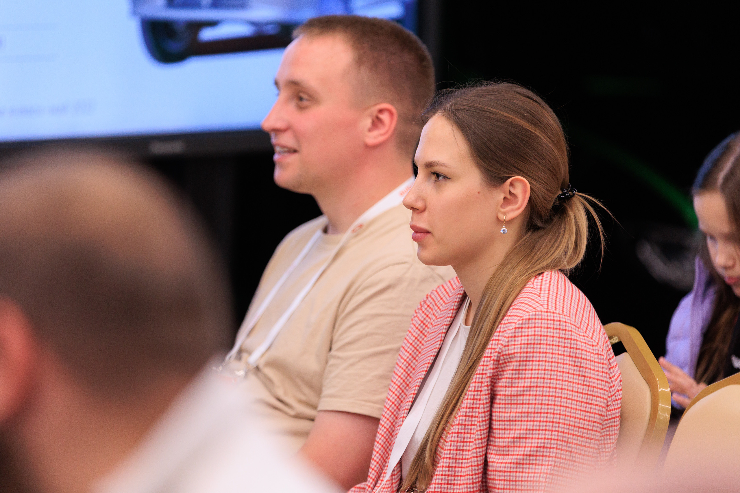 Фотограф для съемки конференции Auto.ru в Детейлинг центре SVX detailing. Контент для бизнеса в Екатеринбурге Полдень Медиа