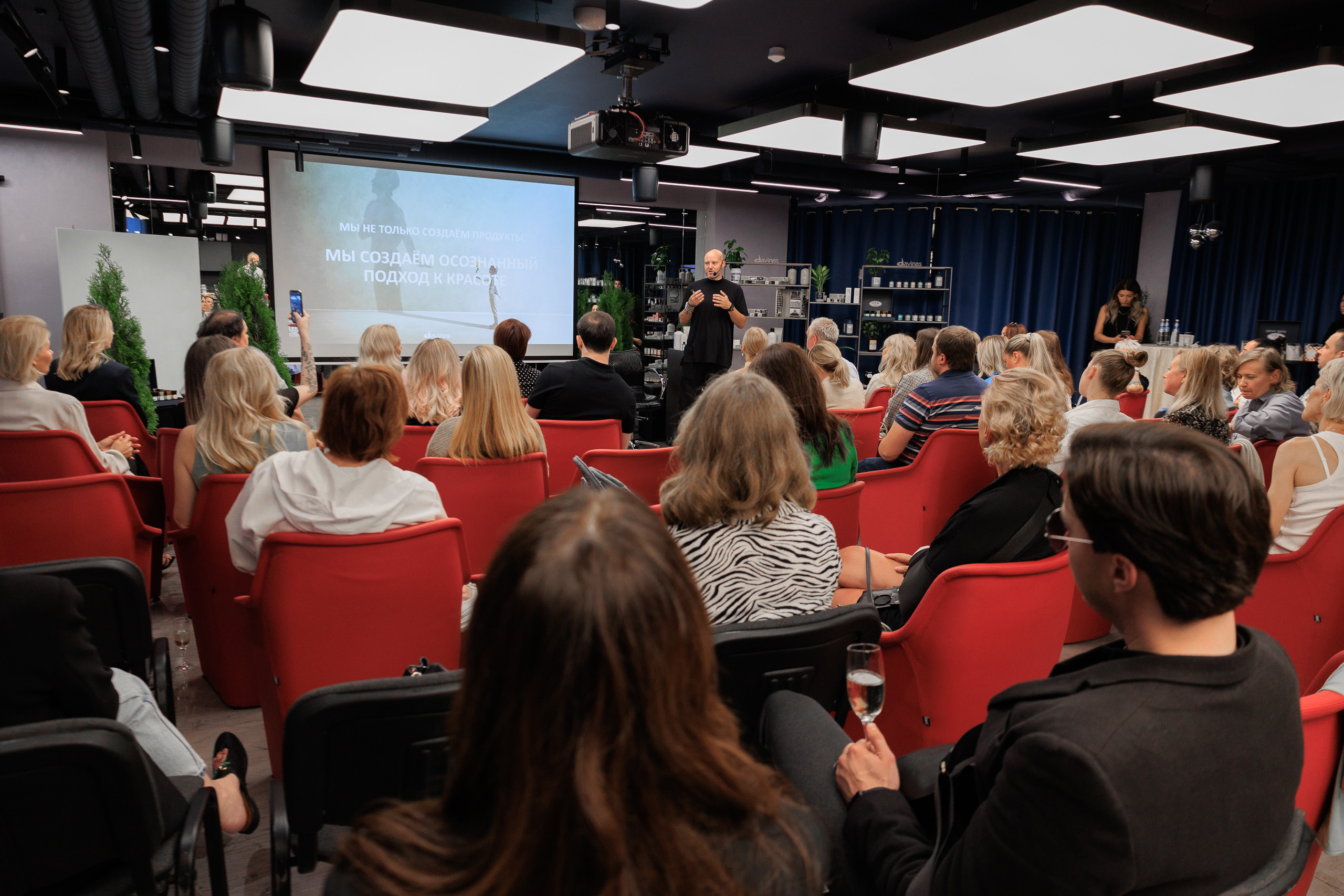 Фотограф на клиентское мероприятие. Контент для бизнеса в Екатеринбурге Полдень Медиа