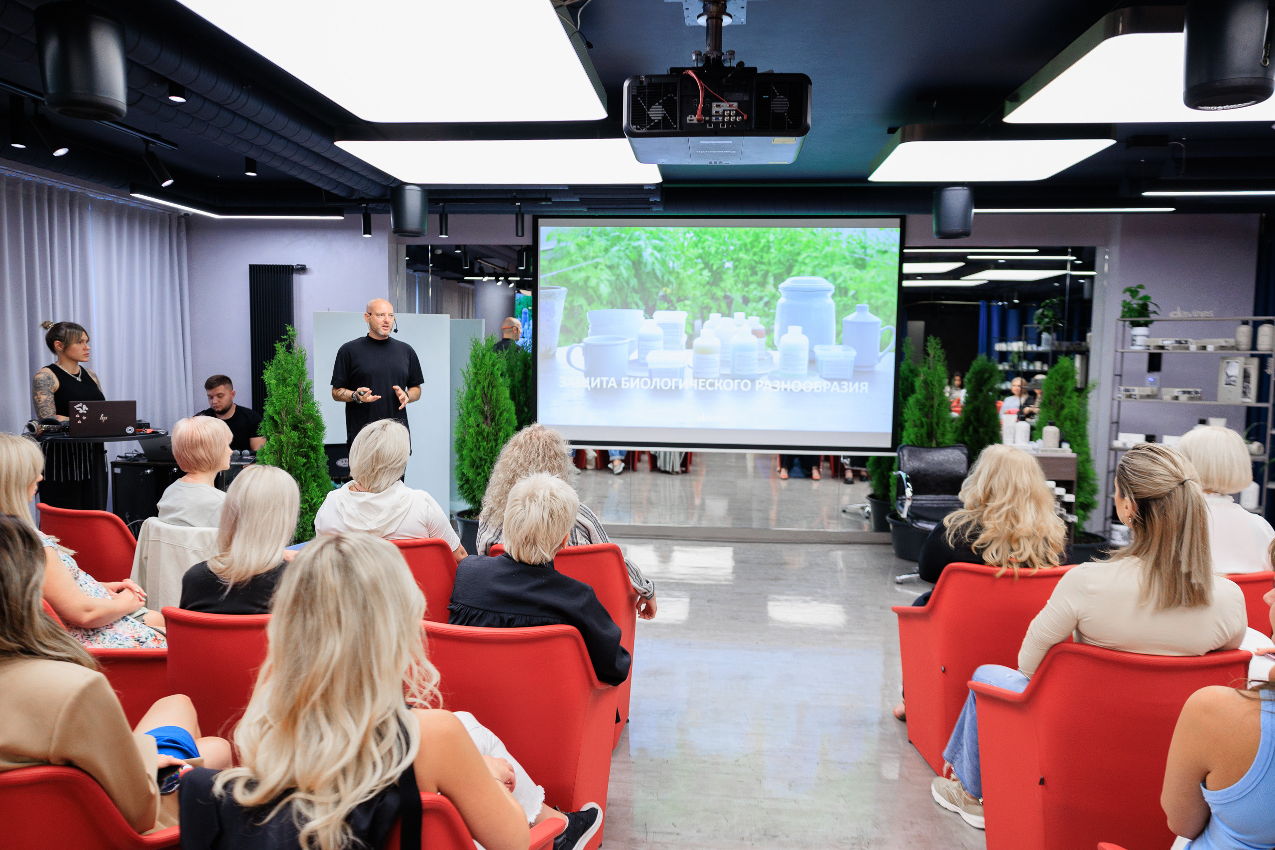 Фотограф на клиентское мероприятие. Контент для бизнеса в Екатеринбурге Полдень Медиа