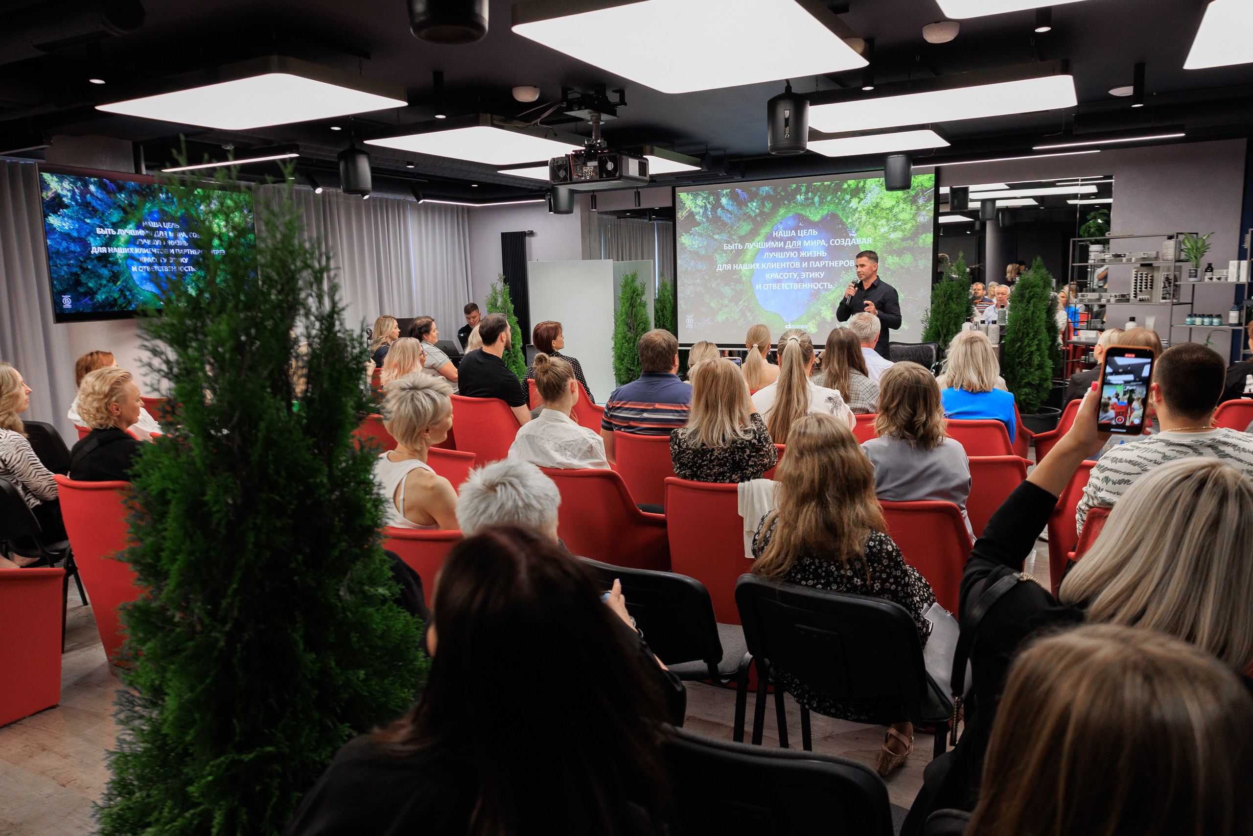 Фотограф на клиентское мероприятие. Контент для бизнеса в Екатеринбурге Полдень Медиа