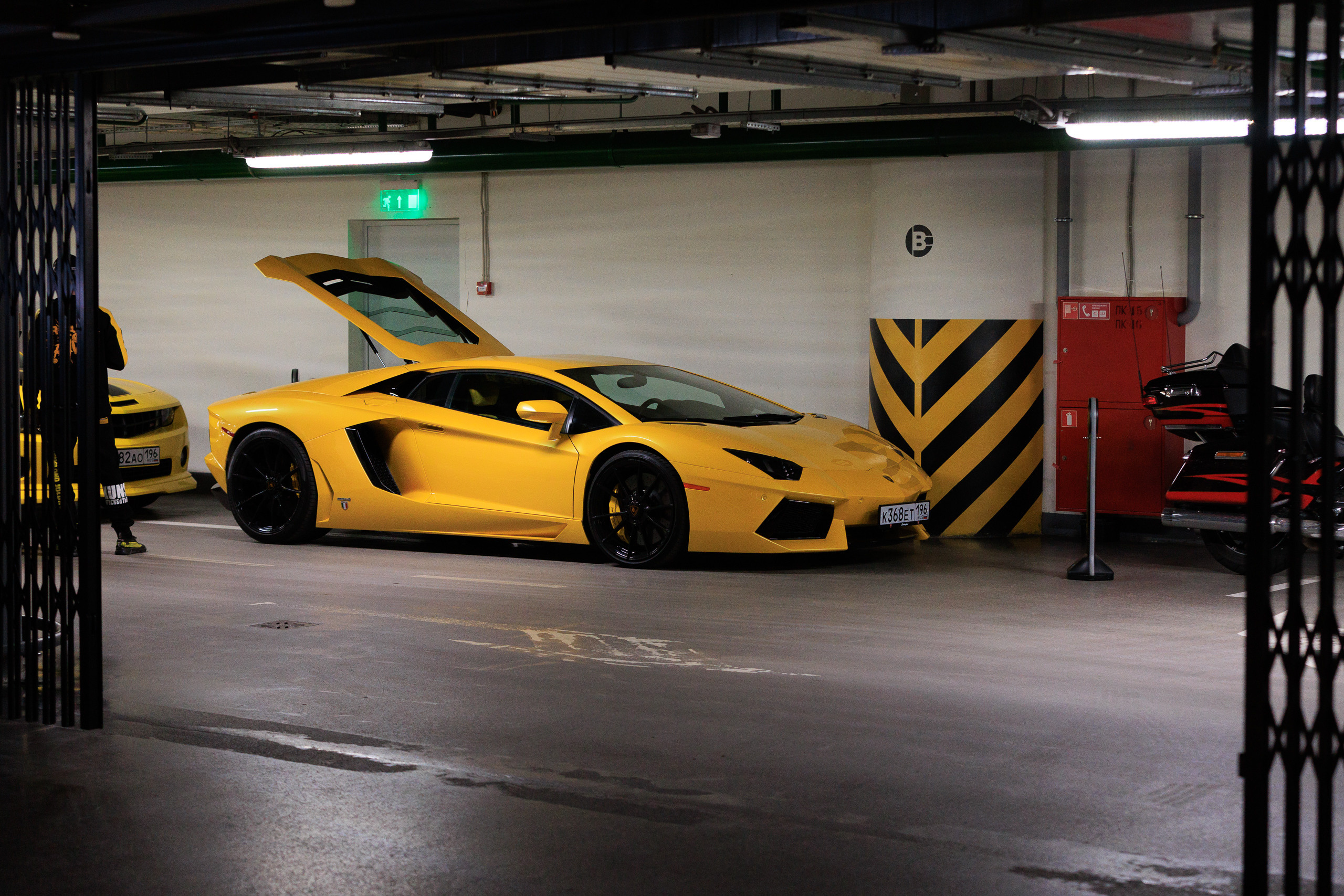 Фотограф для съемки конференции Auto.ru в Детейлинг центре SVX detailing. Контент для бизнеса в Екатеринбурге Полдень Медиа