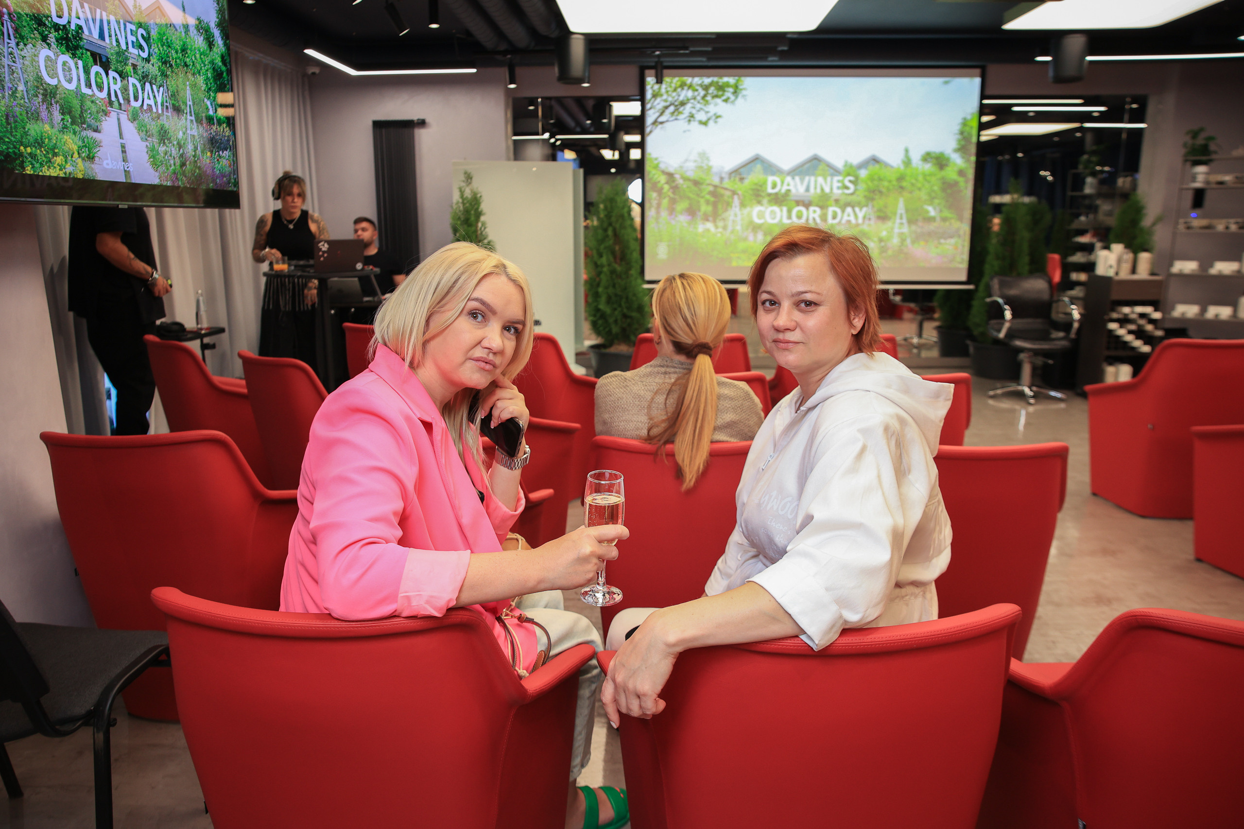 Фотограф на клиентское мероприятие. Контент для бизнеса в Екатеринбурге Полдень Медиа