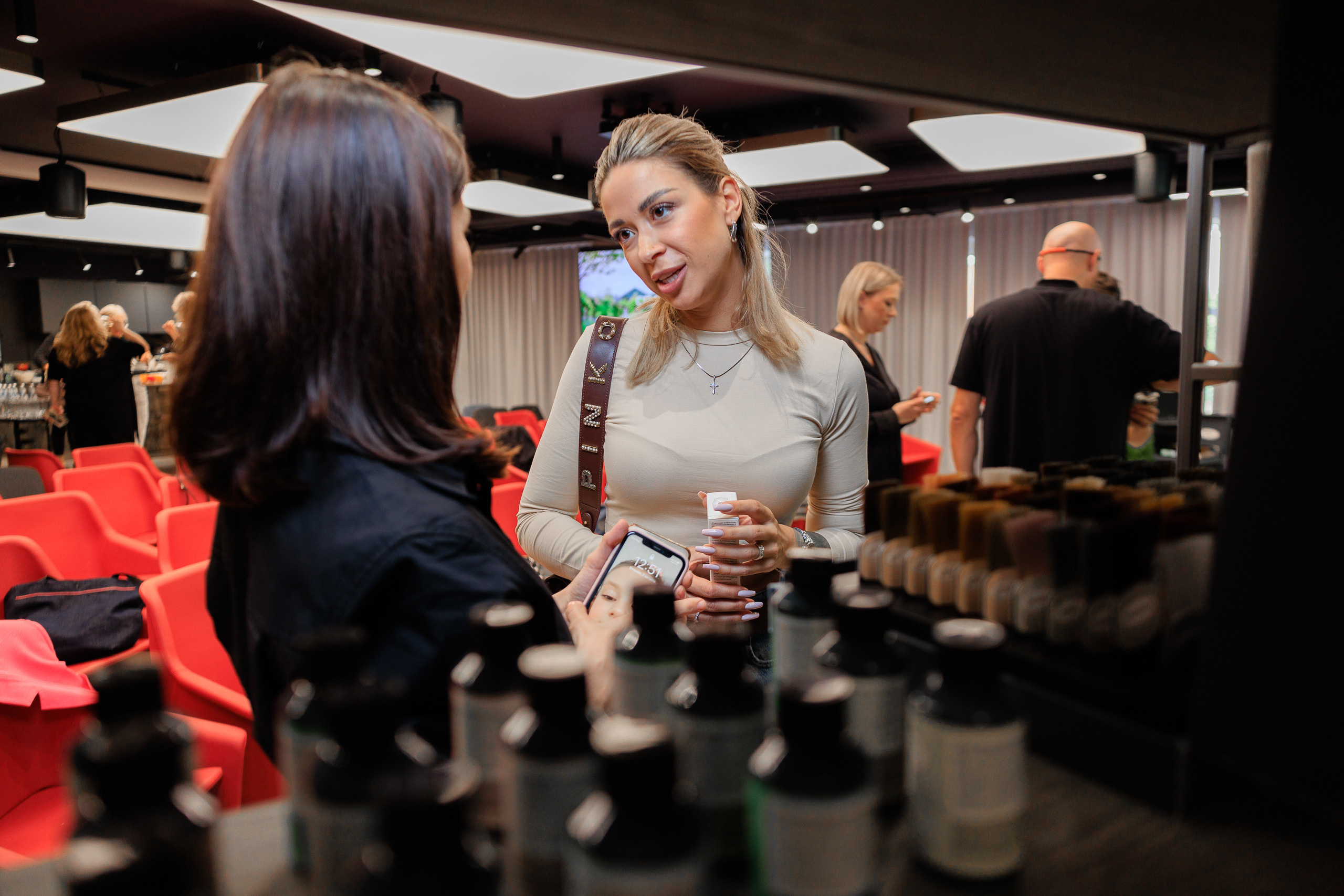 Фотограф на клиентское мероприятие. Контент для бизнеса в Екатеринбурге Полдень Медиа