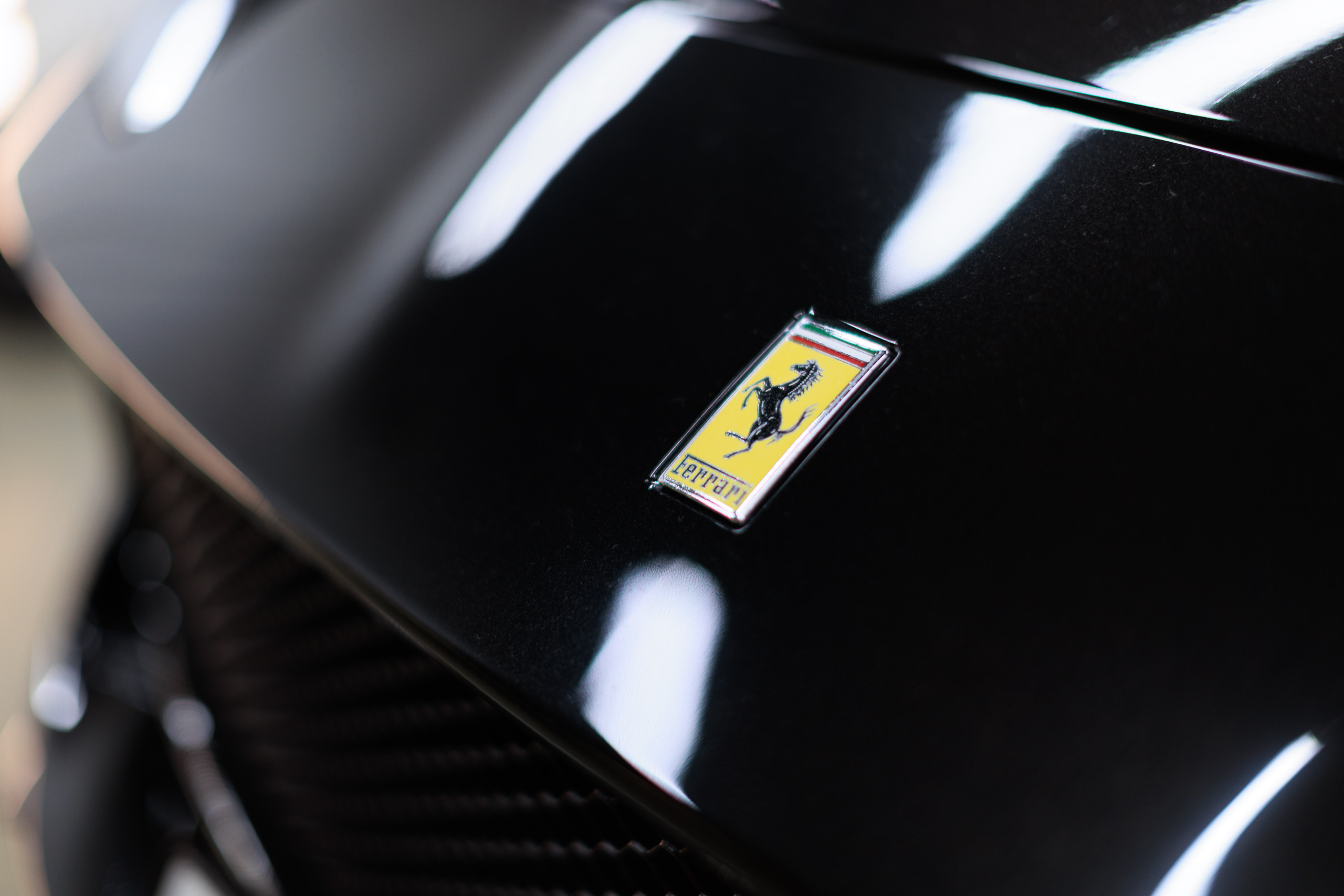 Фотограф для съемки конференции Auto.ru в Детейлинг центре SVX detailing. Контент для бизнеса в Екатеринбурге Полдень Медиа