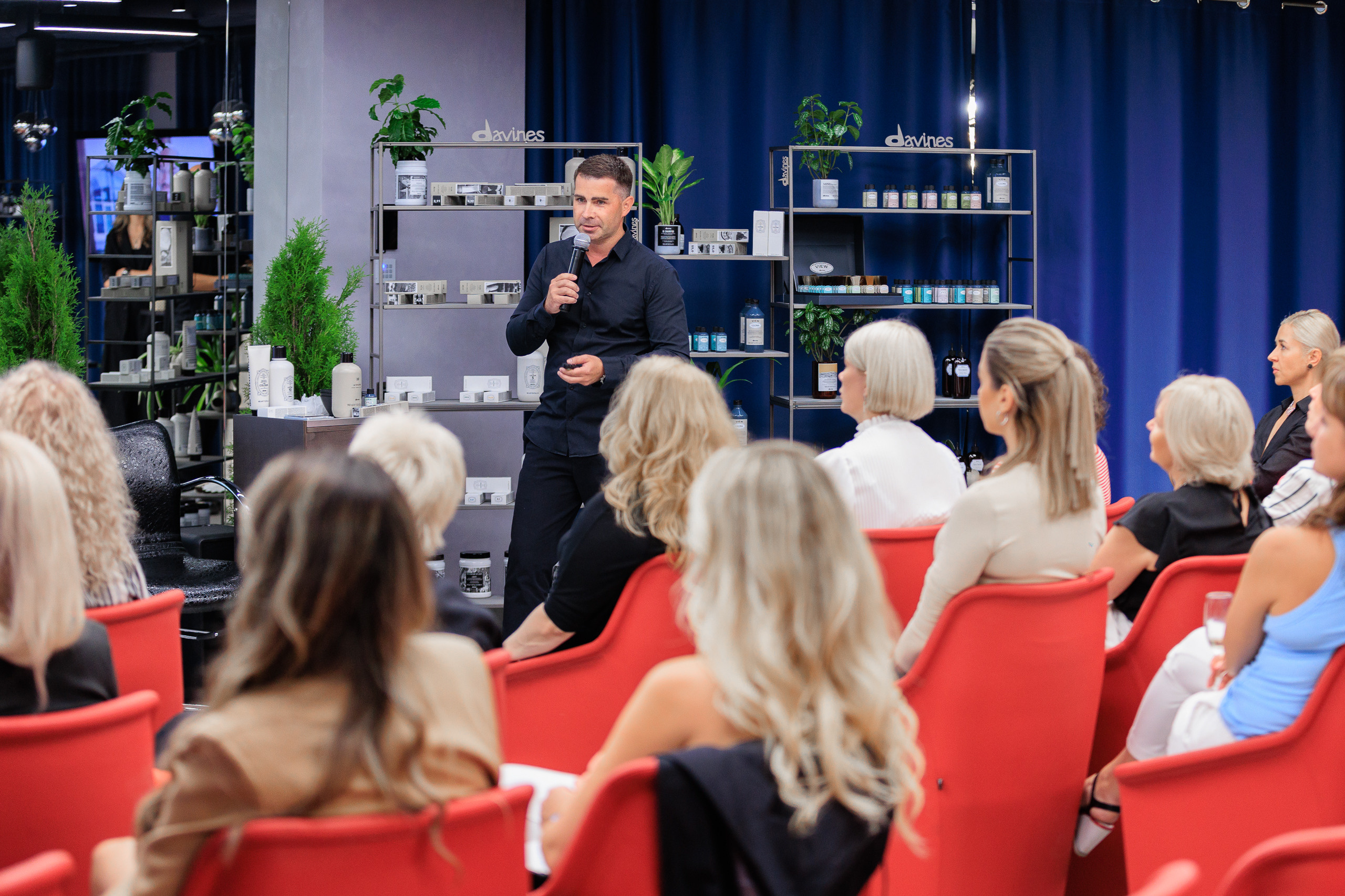 Фотограф на клиентское мероприятие. Контент для бизнеса в Екатеринбурге Полдень Медиа