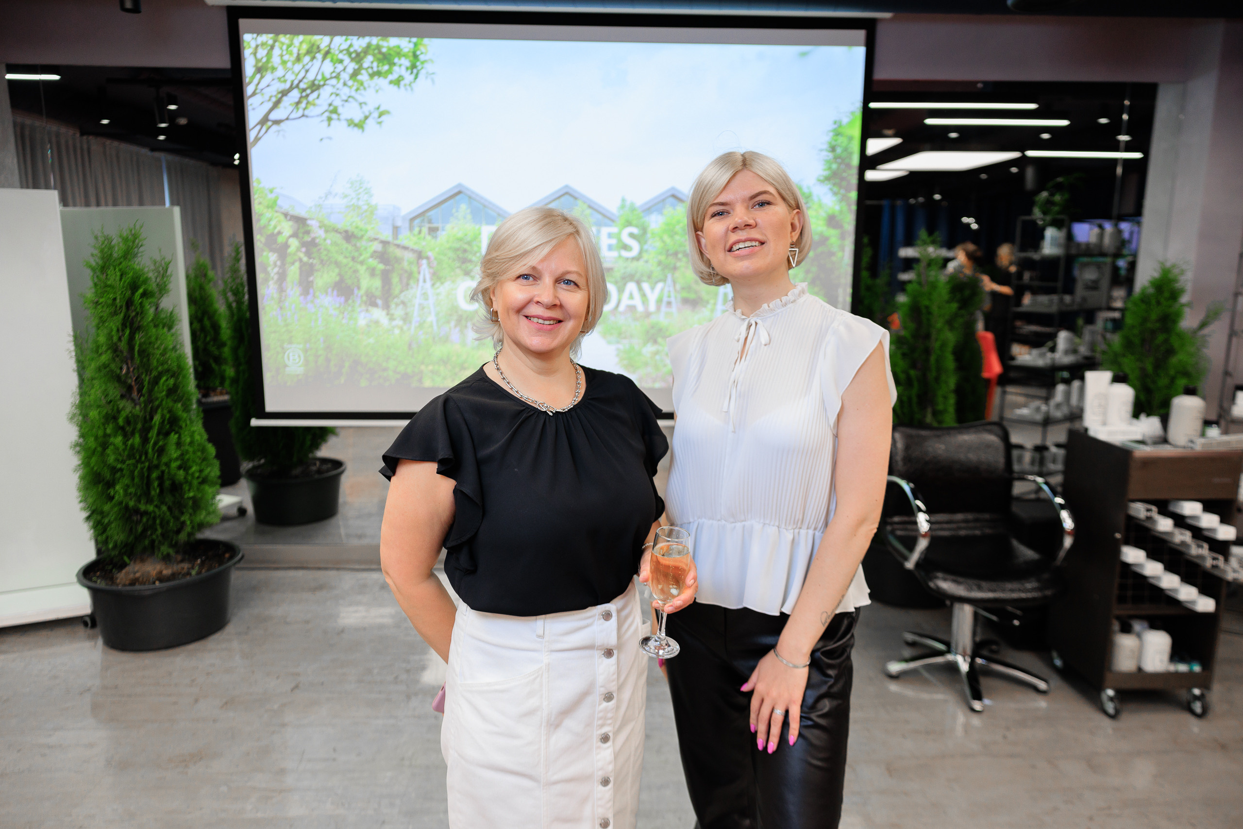 Фотограф на клиентское мероприятие. Контент для бизнеса в Екатеринбурге Полдень Медиа