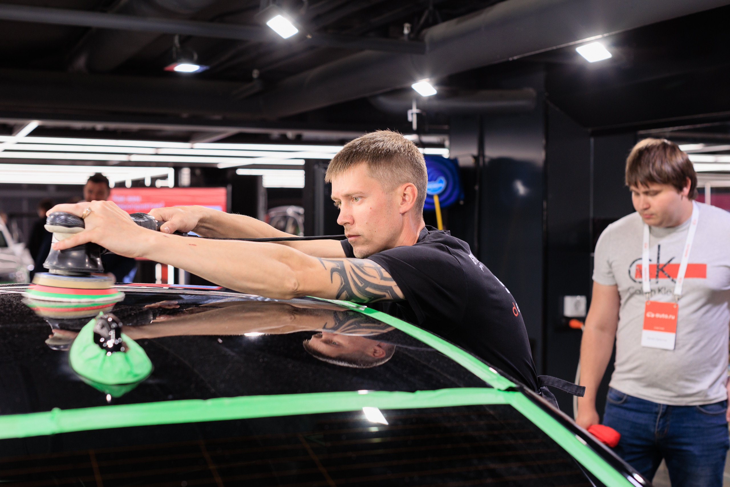 Фотограф для съемки конференции Auto.ru в Детейлинг центре SVX detailing. Контент для бизнеса в Екатеринбурге Полдень Медиа