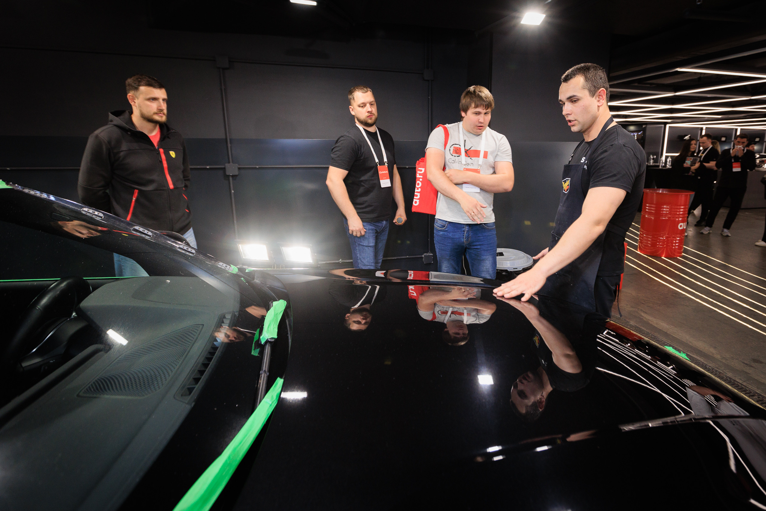 Фотограф для съемки конференции Auto.ru в Детейлинг центре SVX detailing. Контент для бизнеса в Екатеринбурге Полдень Медиа