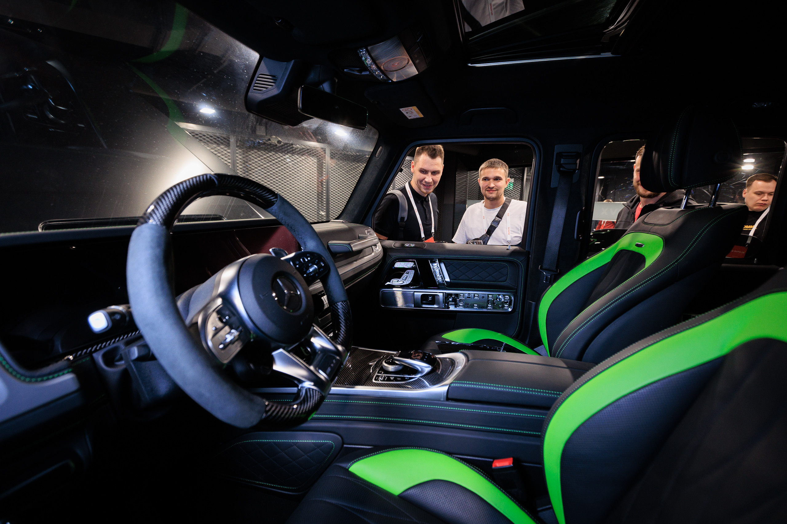 Фотограф для съемки конференции Auto.ru в Детейлинг центре SVX detailing. Контент для бизнеса в Екатеринбурге Полдень Медиа