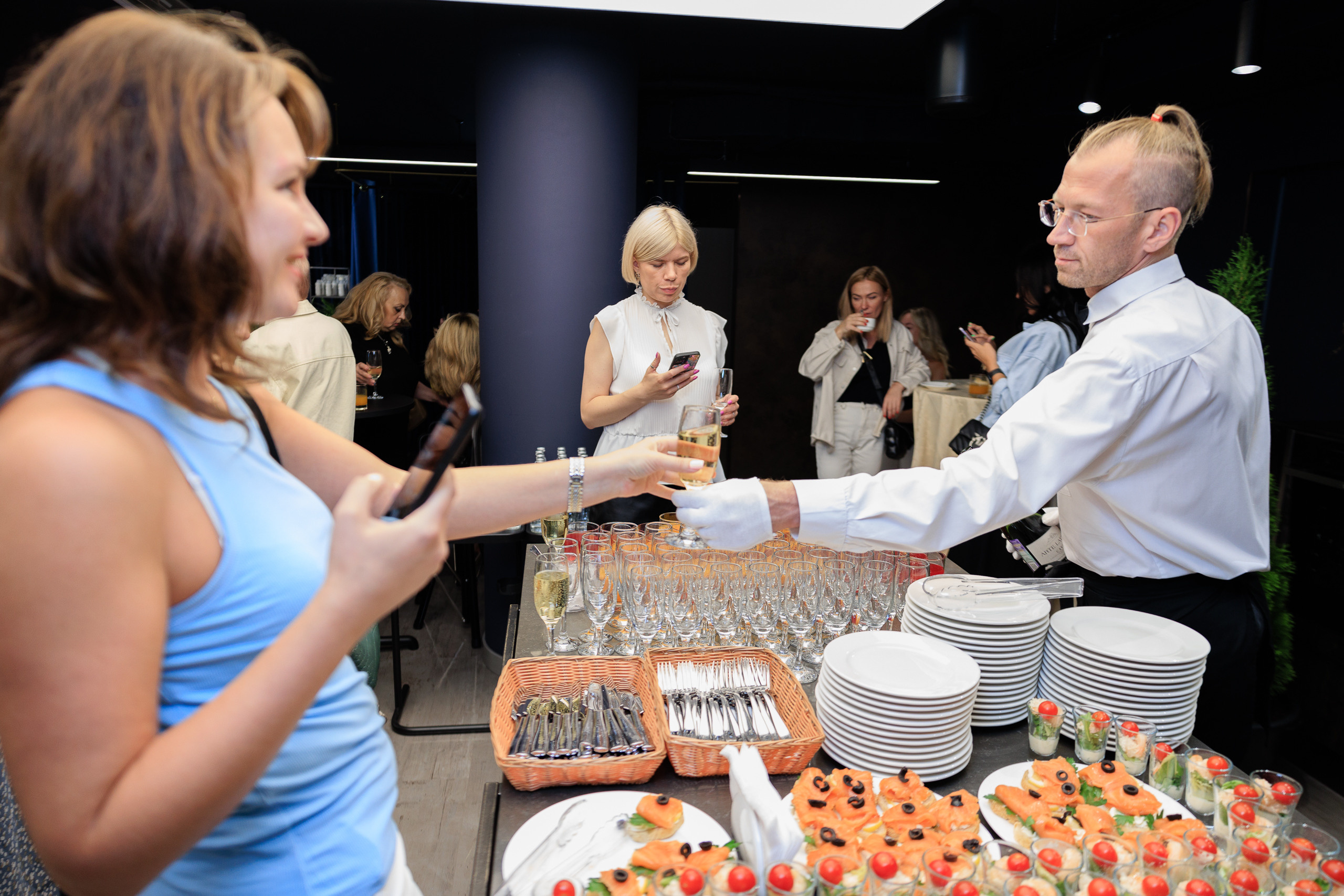 Фотограф на клиентское мероприятие. Контент для бизнеса в Екатеринбурге Полдень Медиа