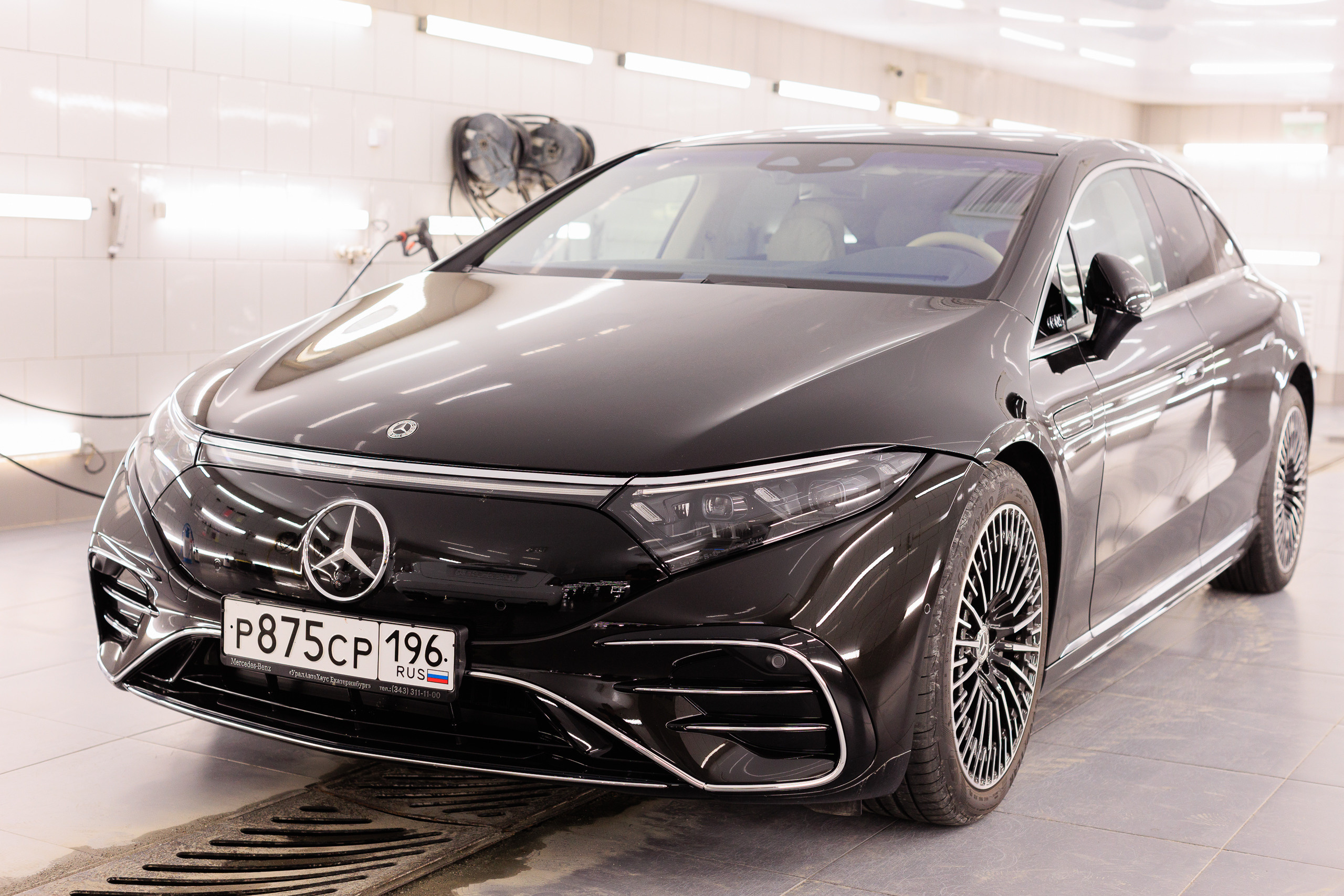 Фотограф для съемки конференции Auto.ru в Детейлинг центре SVX detailing. Контент для бизнеса в Екатеринбурге Полдень Медиа