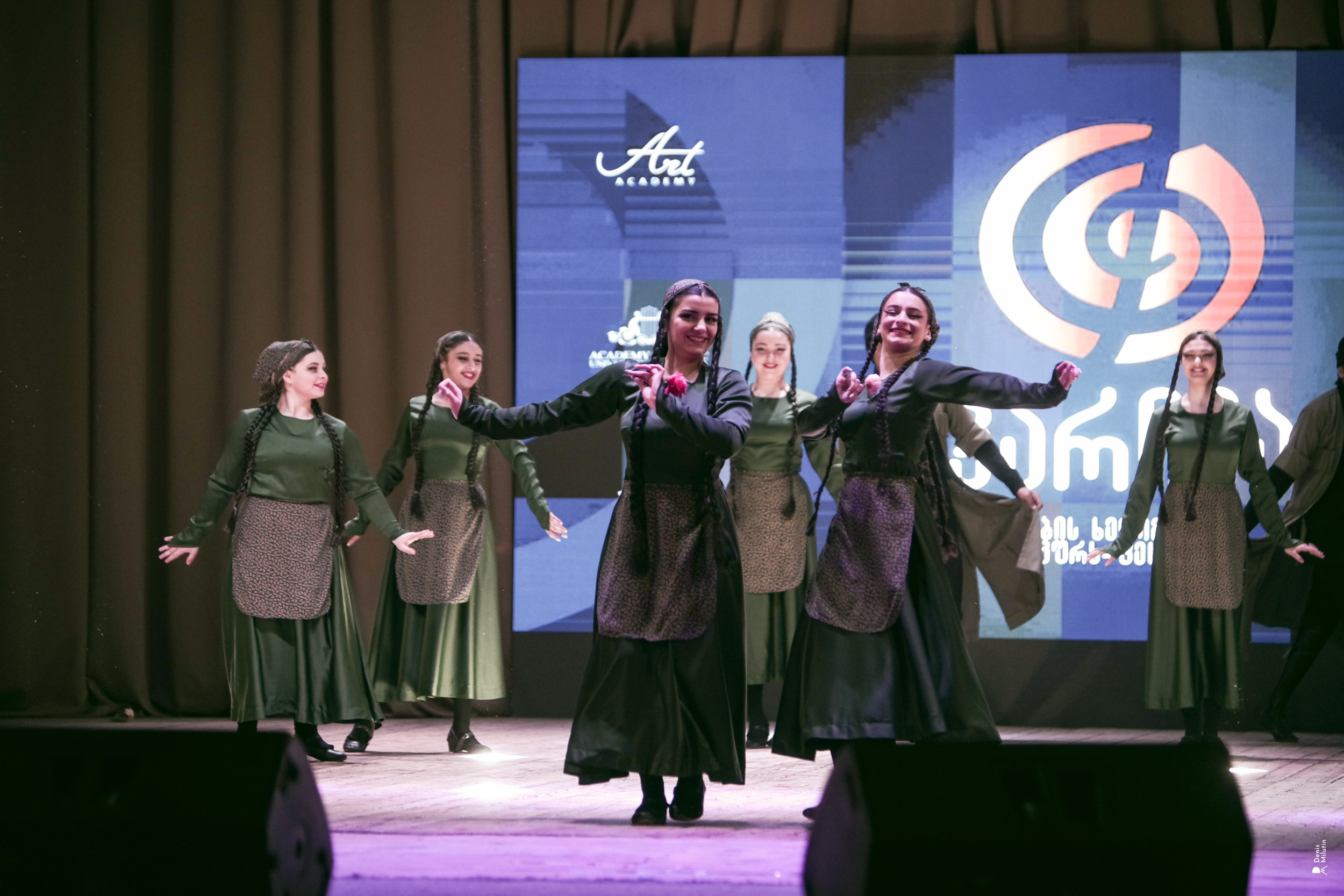 Танцы в Хоби. Портретный фотограф Денис Милютин