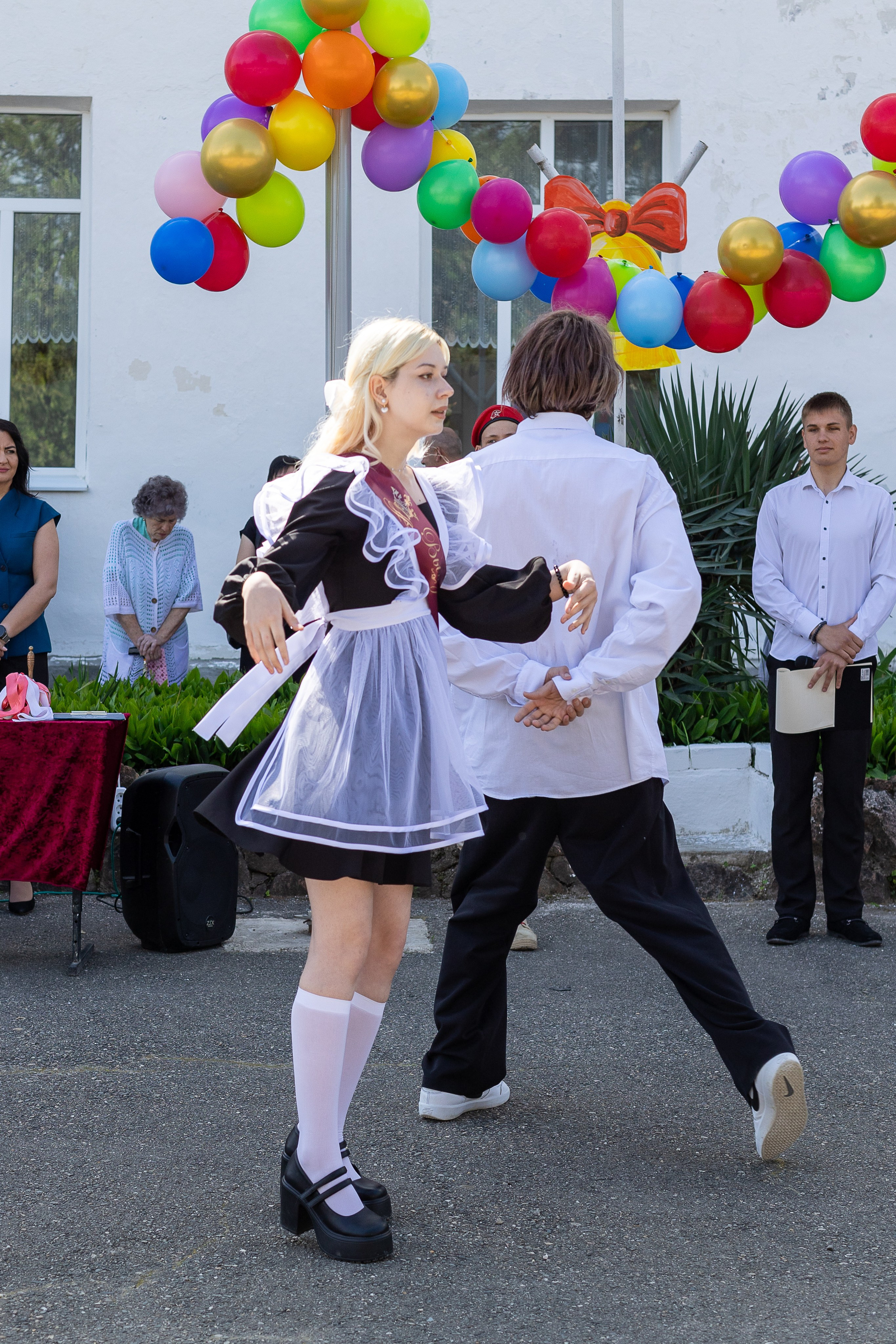 Последний звонок. Выпускные альбомы Майкоп, Краснодар Елена Золотарева