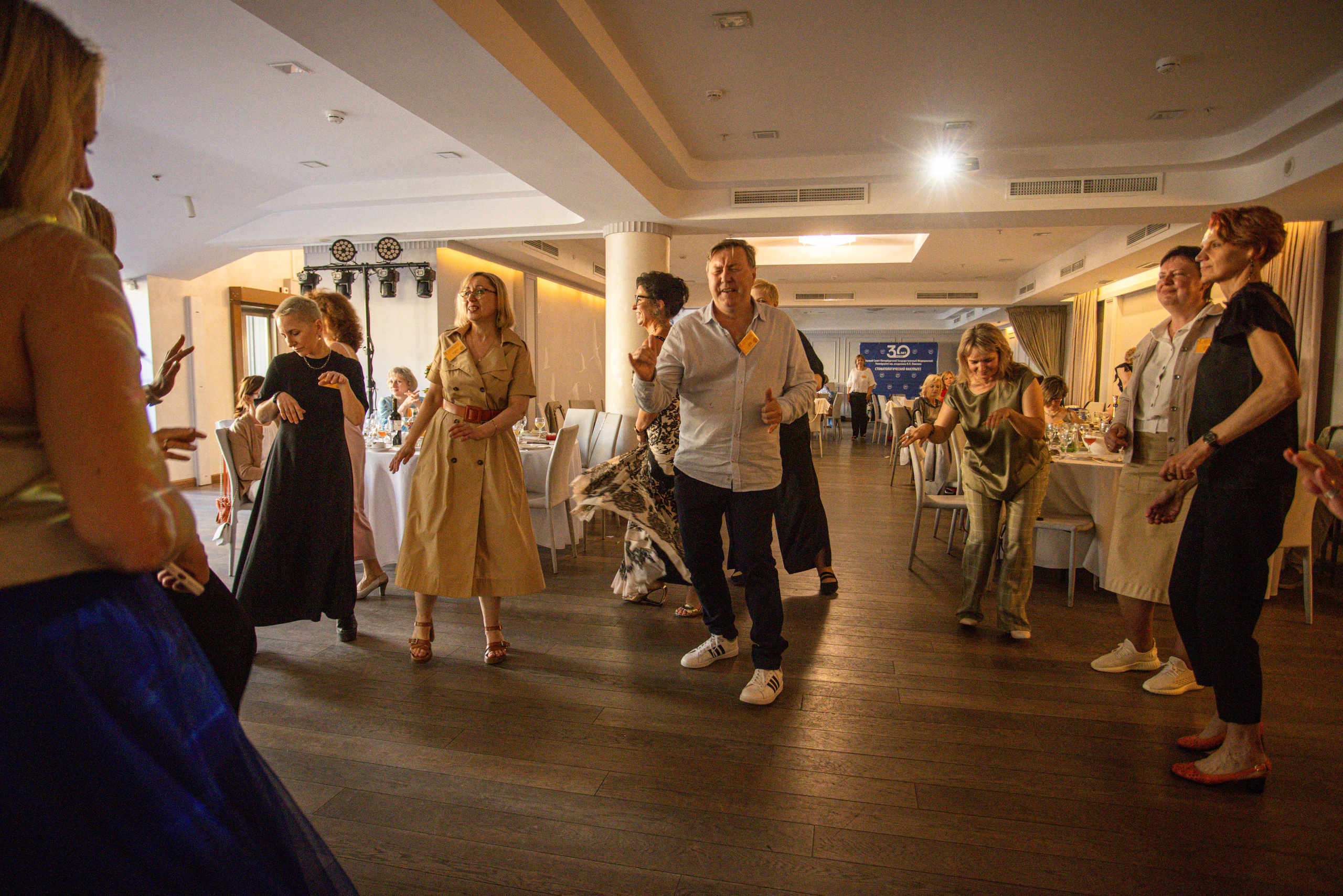 Встреча выпускников. Стоматологи СПб. Семейный фотограф в Вышнем Волочке — Ульяна Иванова | Фотосессии для всей семьи