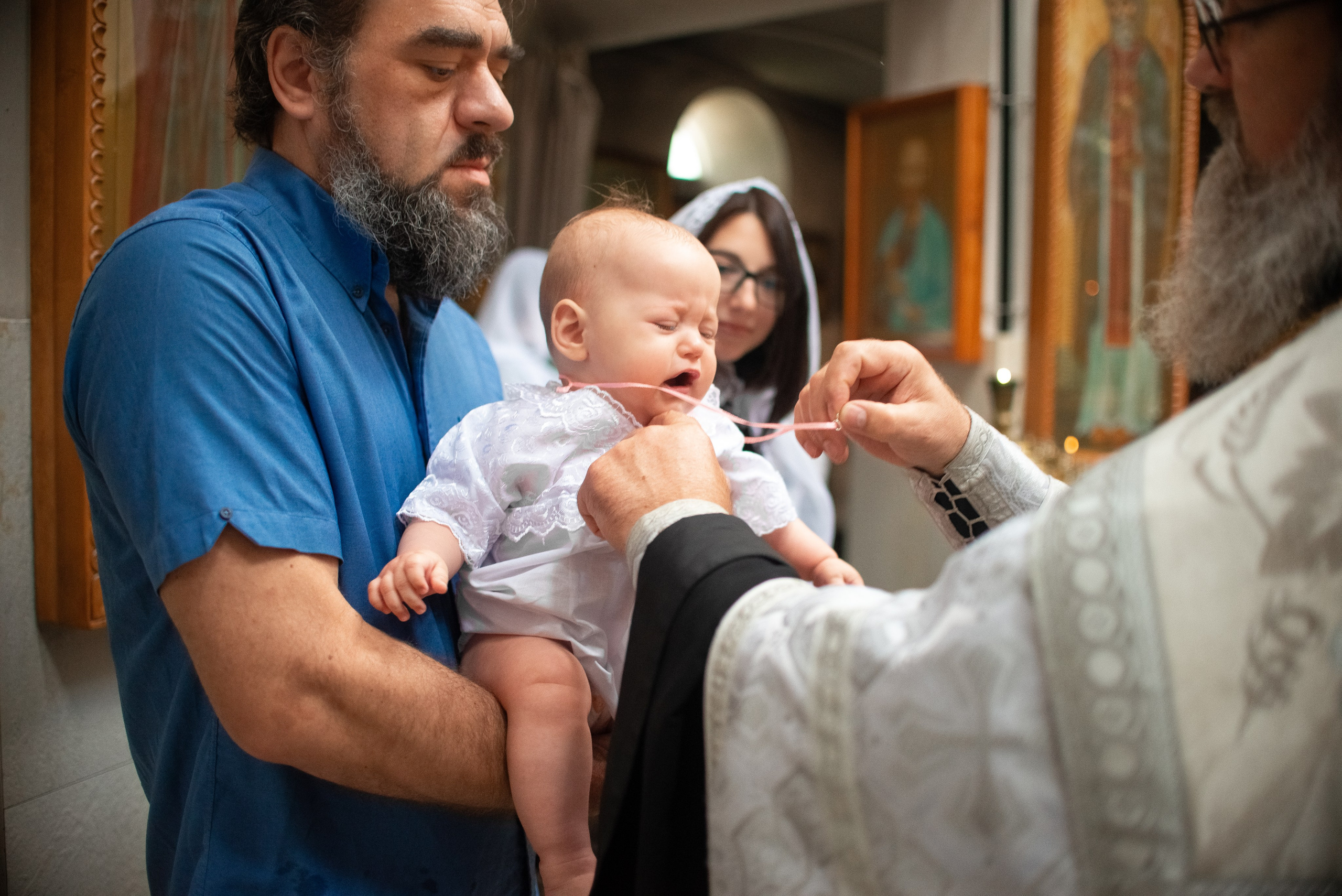 Крещение Дианы в хр. Иконы Минской. Семейный фотограф на выписку из роддома и крещение Минск Настя Гришук