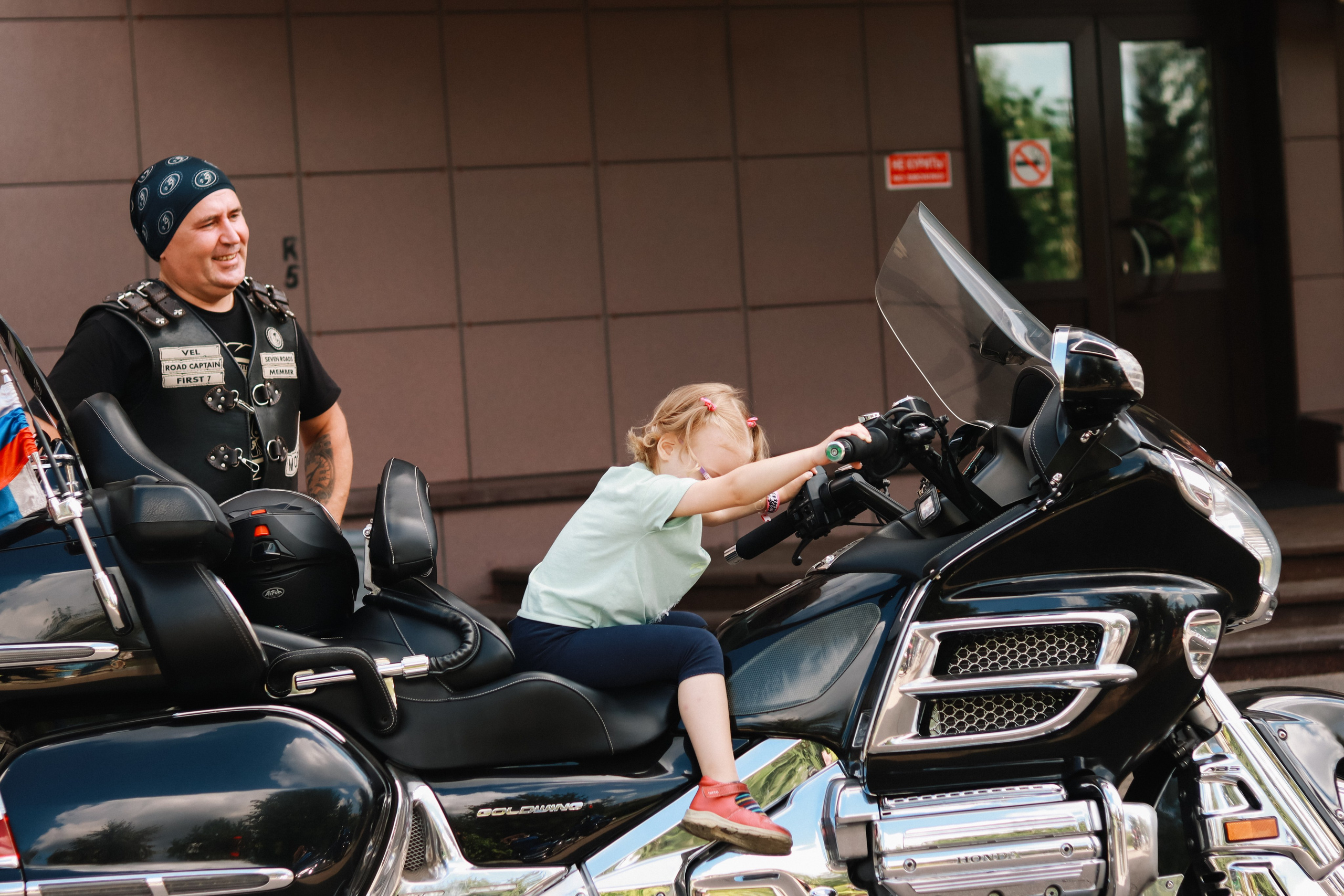 Выезд «Мототерапии» в детскую больницу в Солнцево. Репортажный фотограф в Москве и Зеленограде Karina-vozd