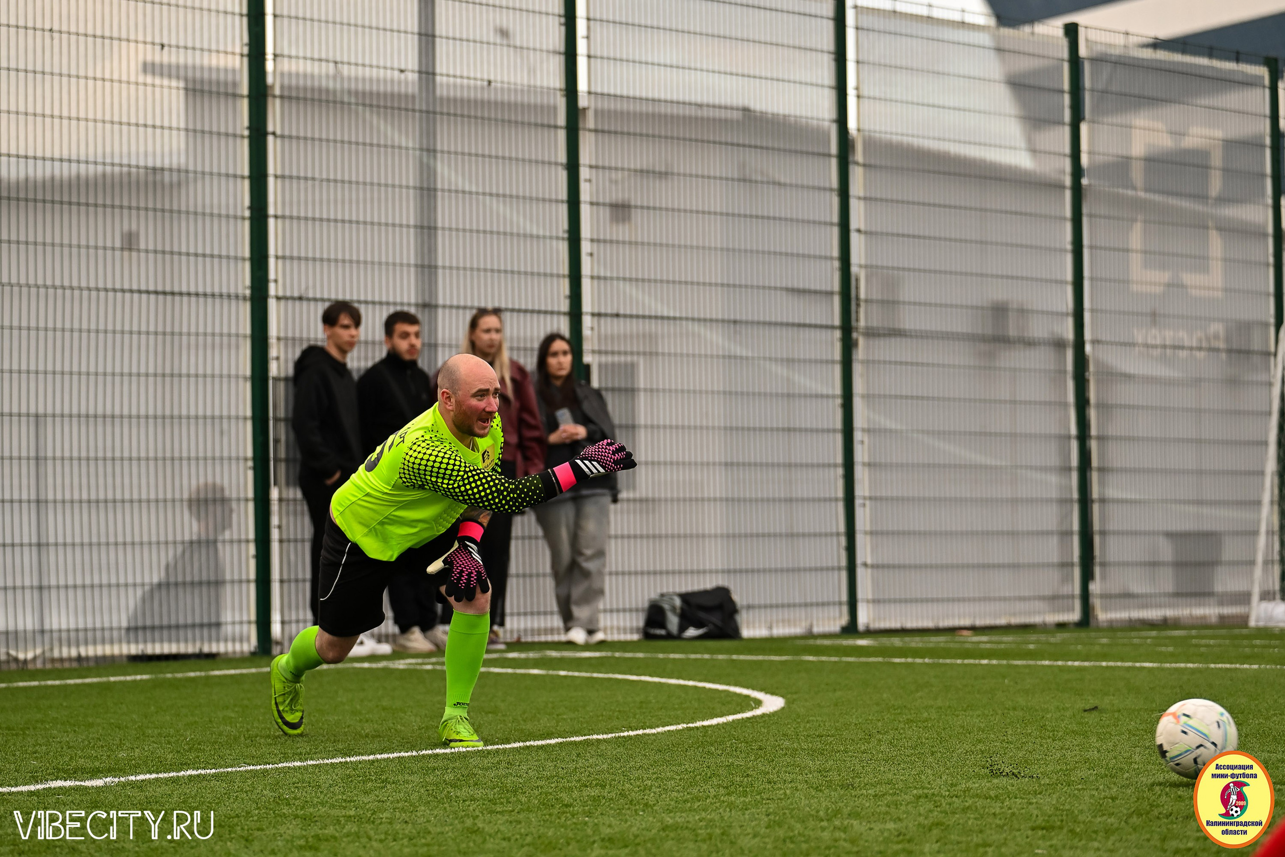 ИГРЫ МИНИ-ФУТБОЛЬНОЙ ЛИГИ. VIBECITY.RU Вайб Сити Ру Фоторепортажи Фотоотчеты Калининград