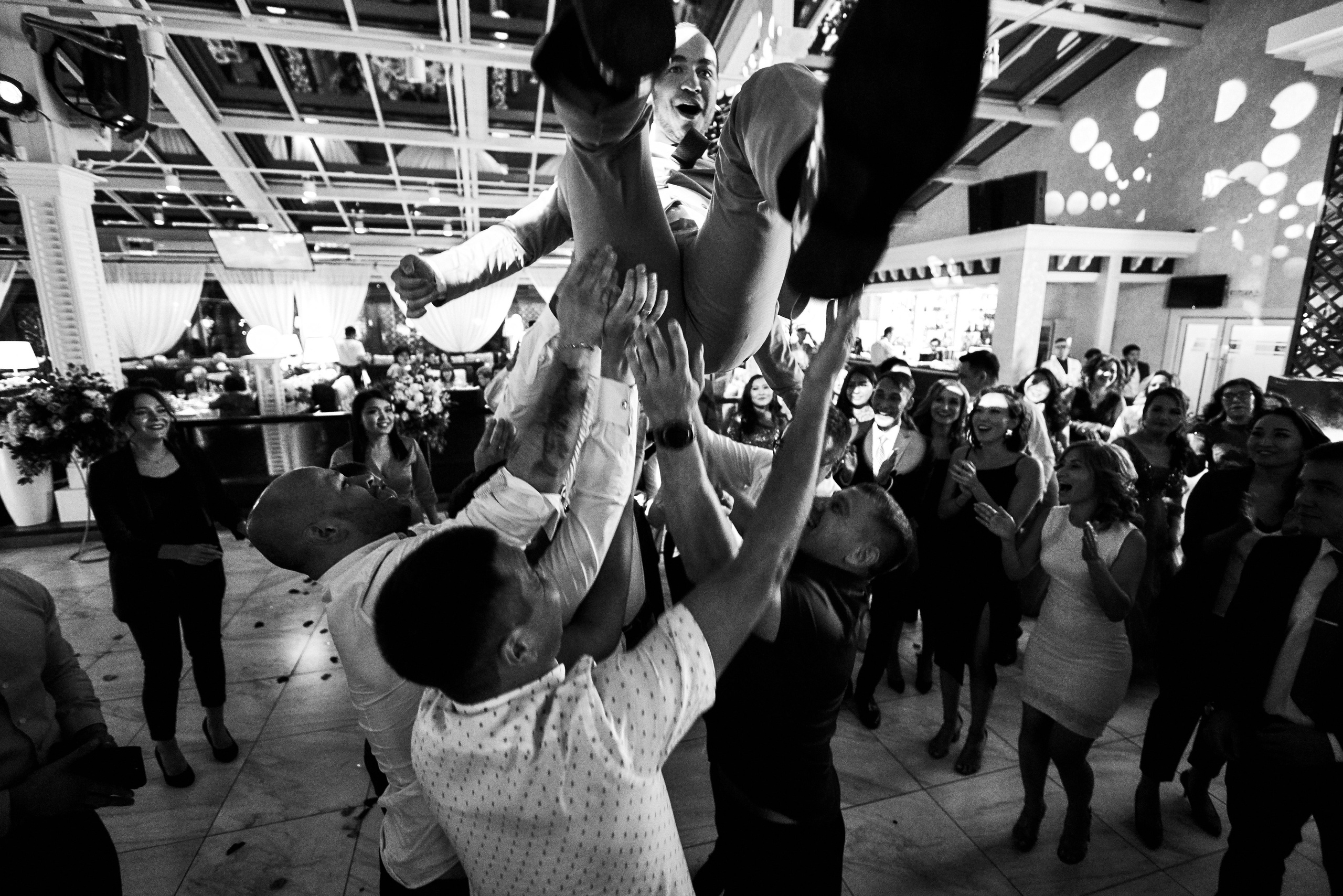 Фотограф на свадьбу. Свадебный фотограф в Самаре Москве Санкт-Петербурге Уральск