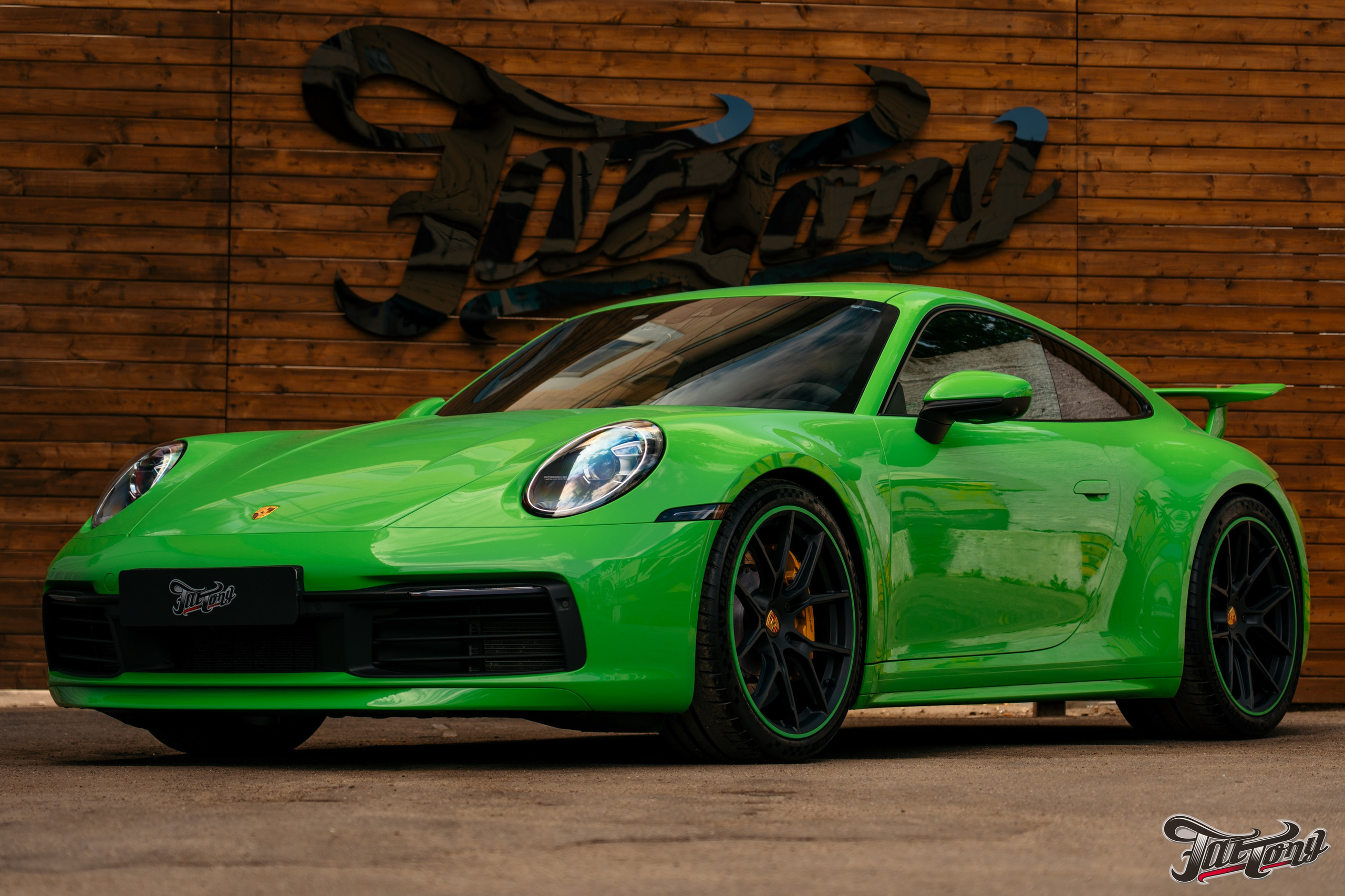 Porsche 911 замена дисков после перегрева и замена колодок. DeLorein