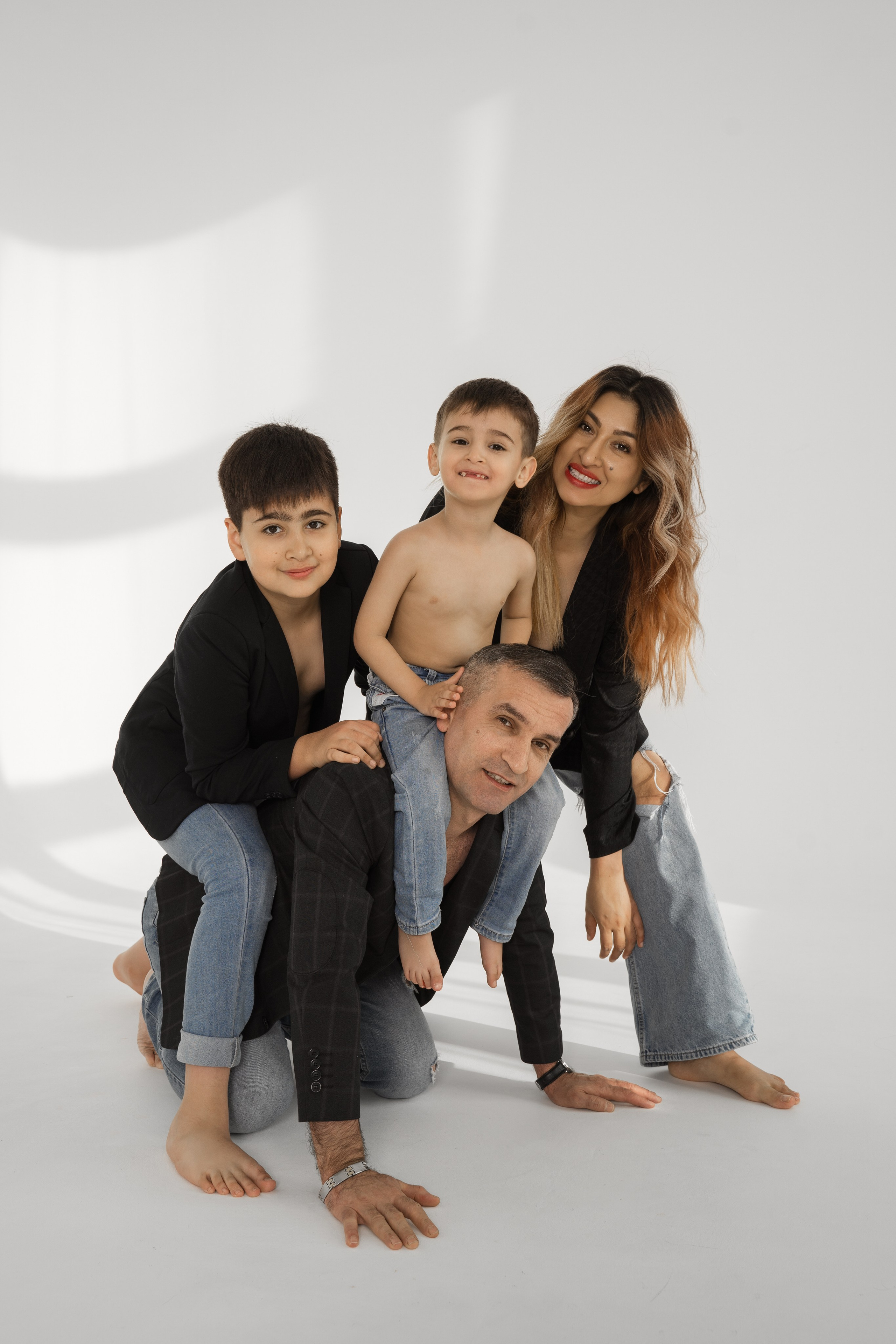 Материнство, семейная съёмка. Юлия Амели — фотограф беременности и материнства во Владивостоке