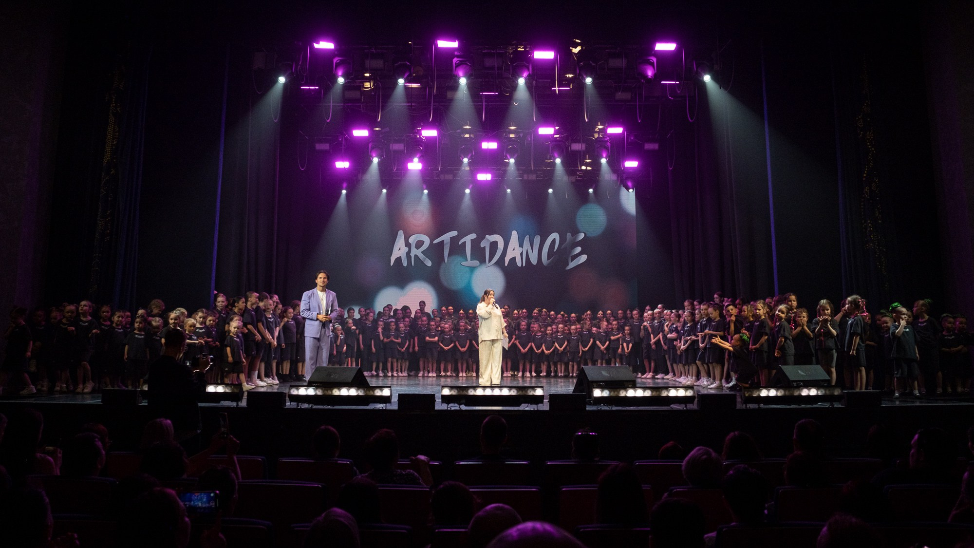 Отчетный концерт студии танца ARTIDANCE. Репортажный фотограф в Казани Павел Серпокрылов