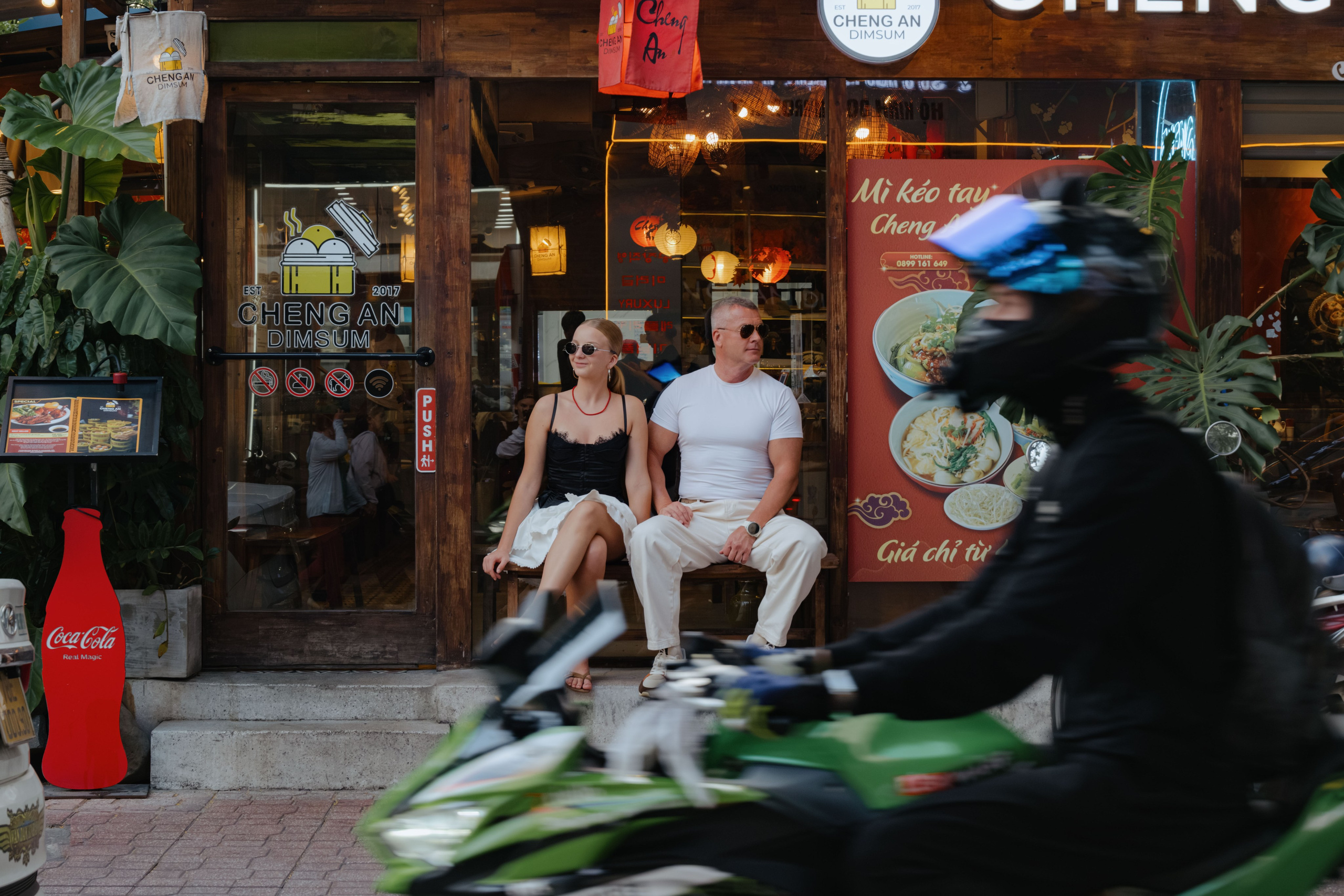 Rasilya and Ildar. An hour before sunset. Portrait photographer Nha Trang | Julia Meshanina