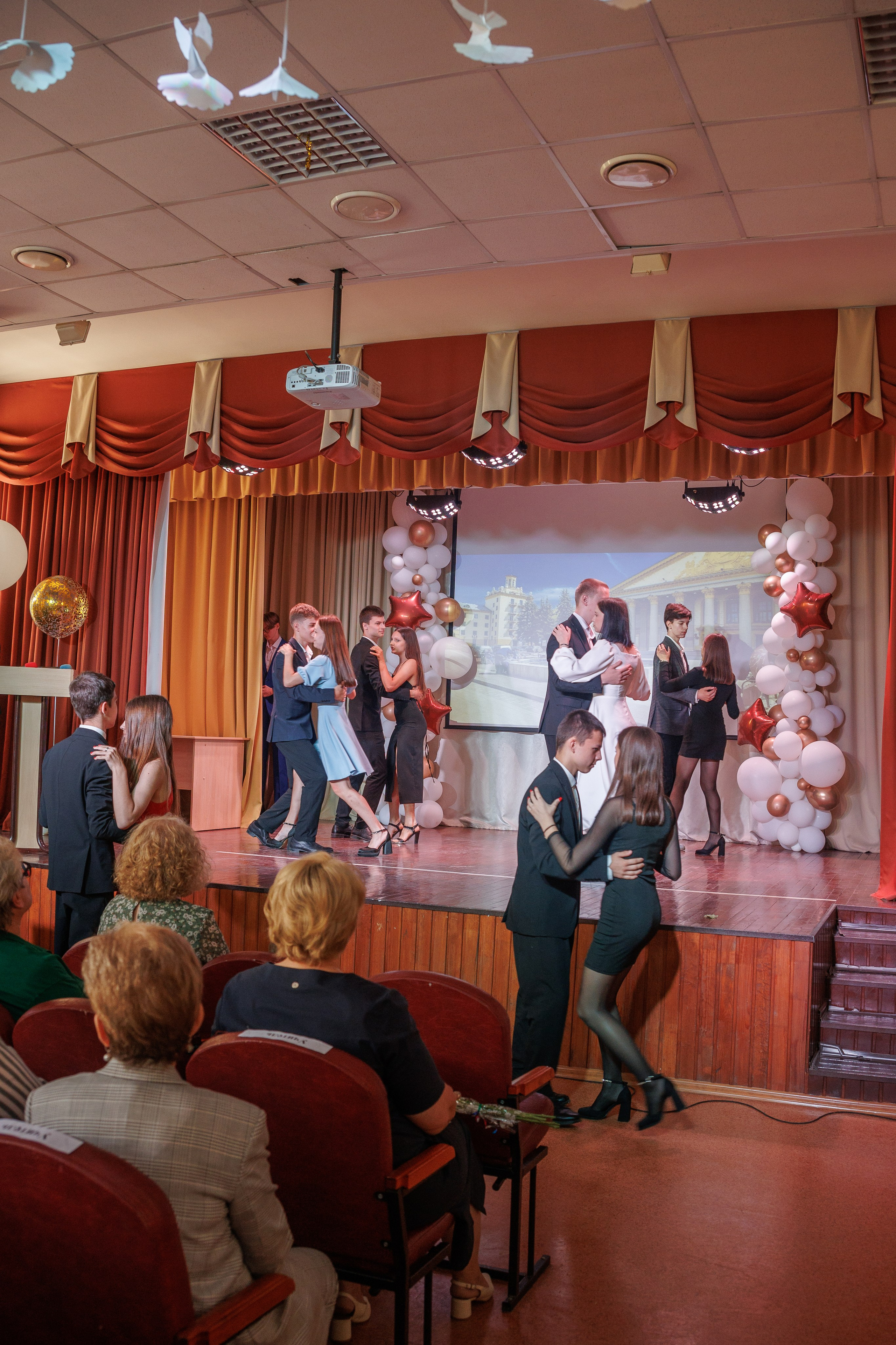 Вручение аттестатов. Свадебный и семейный фотограф в Новосибирске Ирина Дорошкова