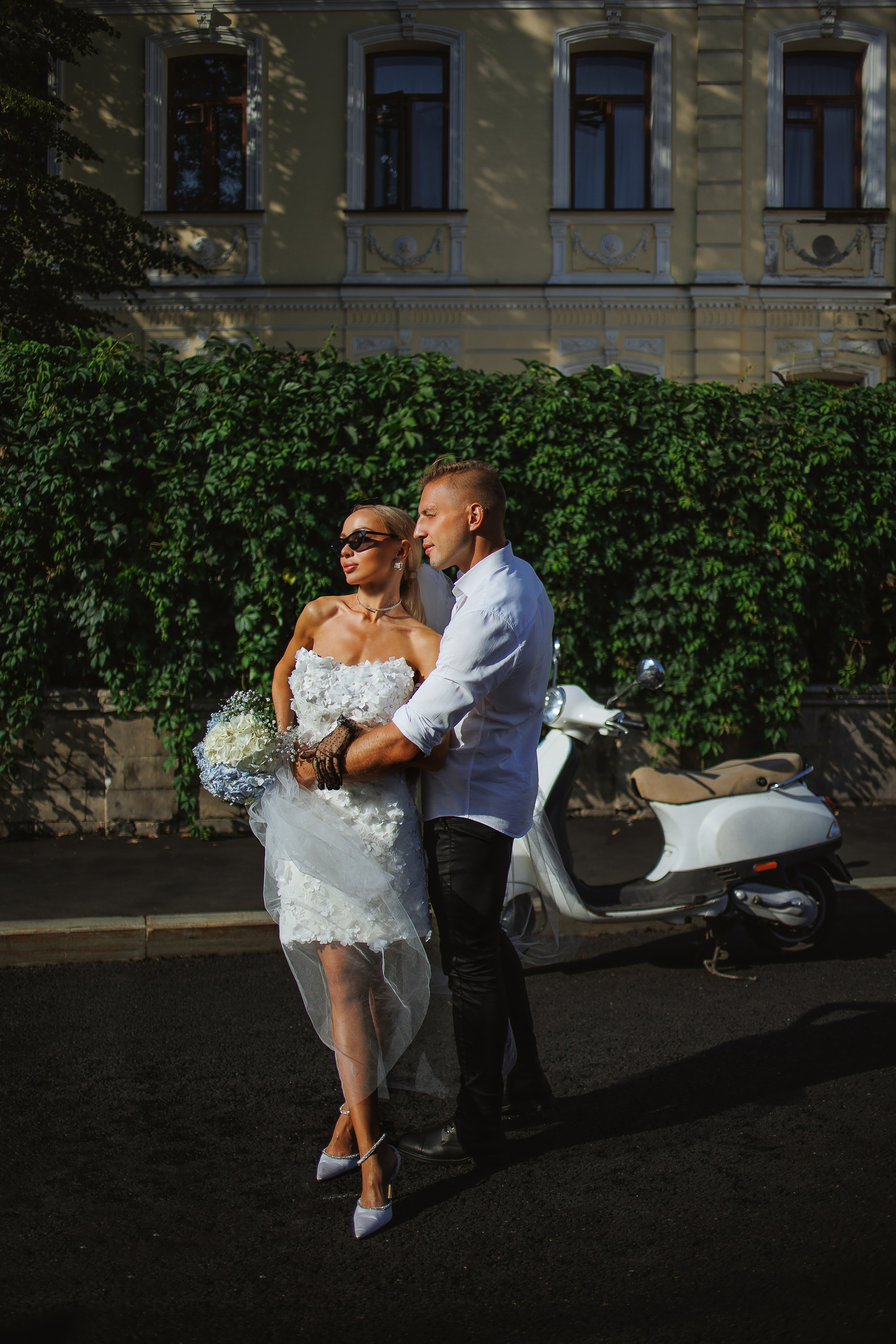 На мопеде Даша и Леша. Марковкина КрисТина