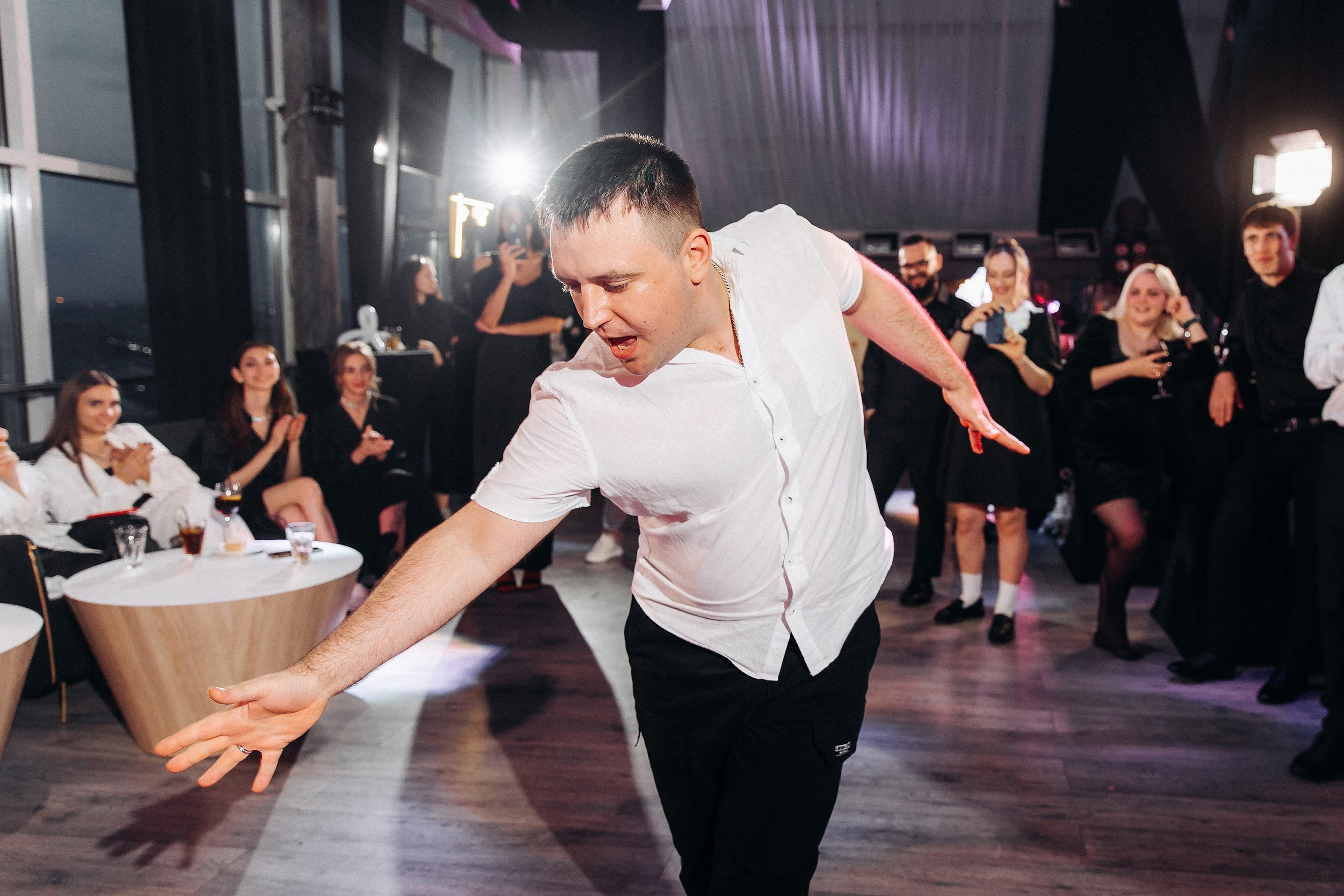 Kirill & Alyona. Шумега Василий — амбассадор вайбовых вечеринок