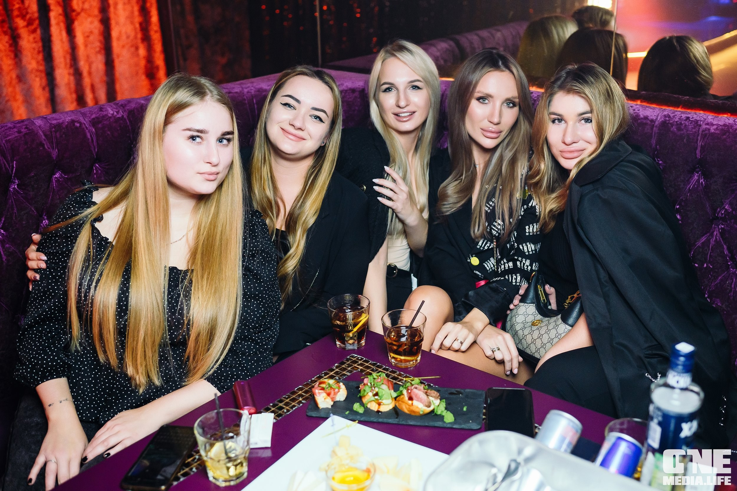 Фоторепортаж из караоке-клуба Эйфория. One Media Life: фоторепортажи, фотоотчеты с мероприятий и заведений