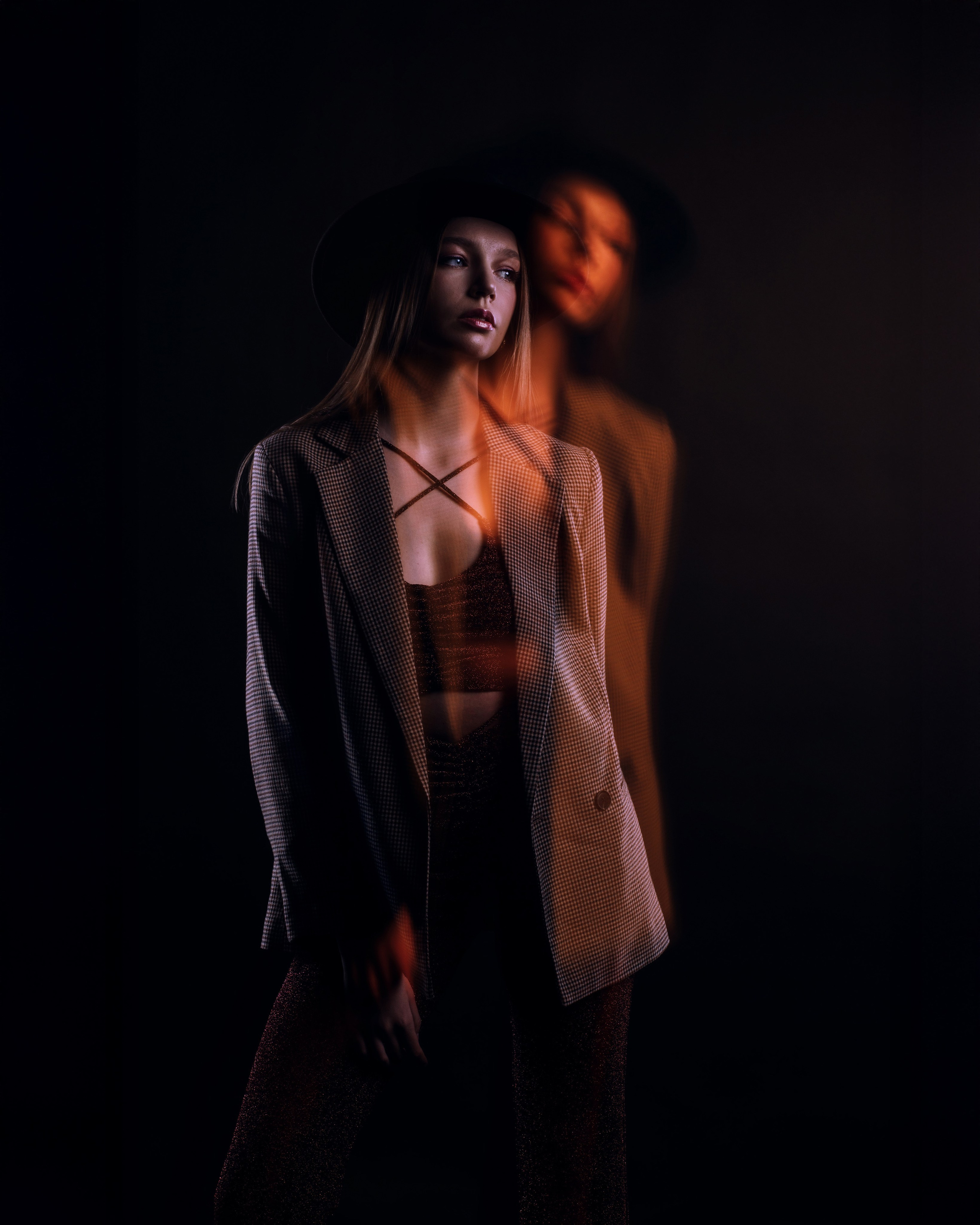 Искусственный свет. Визуальный дизайнер из Санкт-Петербурга Айси Клусова