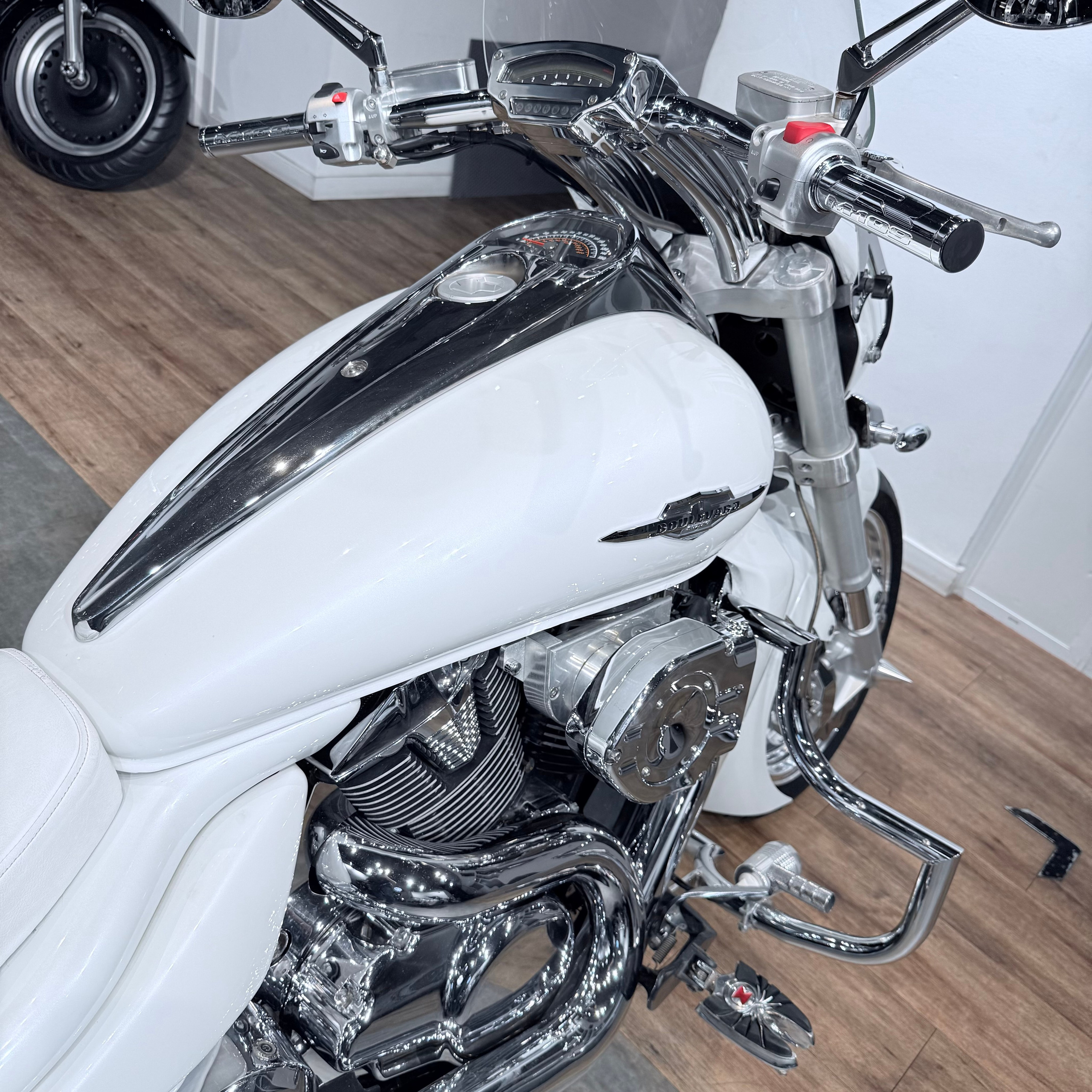 2007 SUZUКI М109R Whitе Hunter. Hello Davidson, Москва. Только хорошие мотоциклы…
