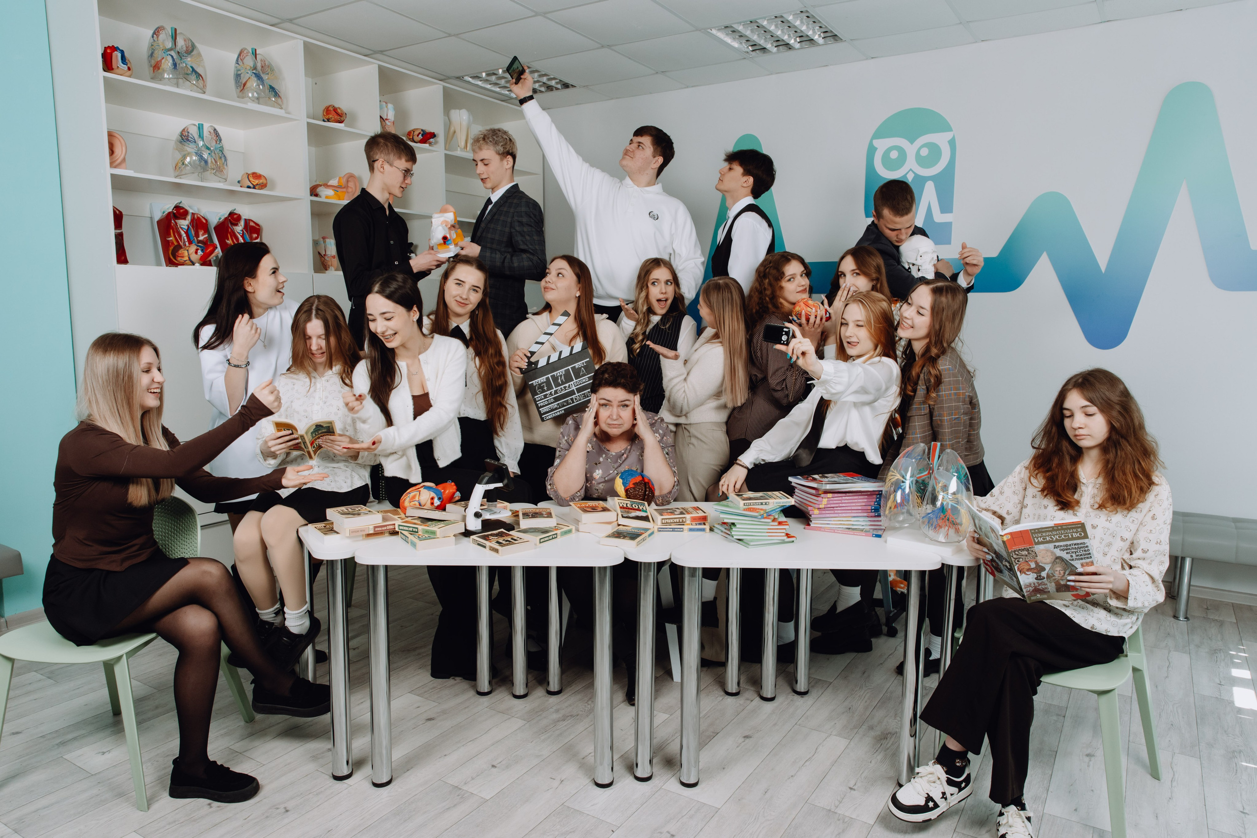 Школьные альбомы в Чернянке. Фотограф Максим Никонов