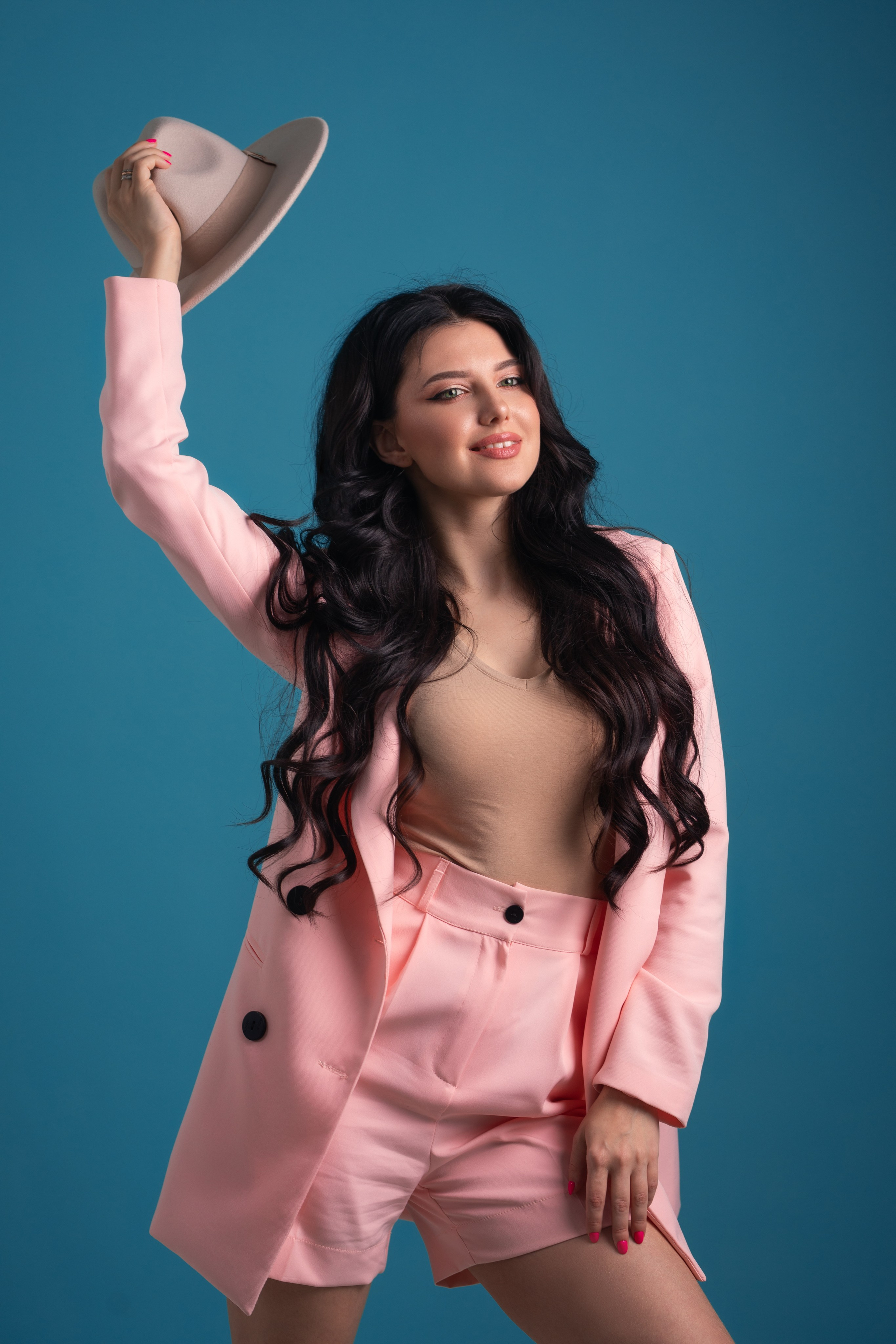 Фотосет с Кристиной в студии на циклораме и на улице города в формате для «себя»