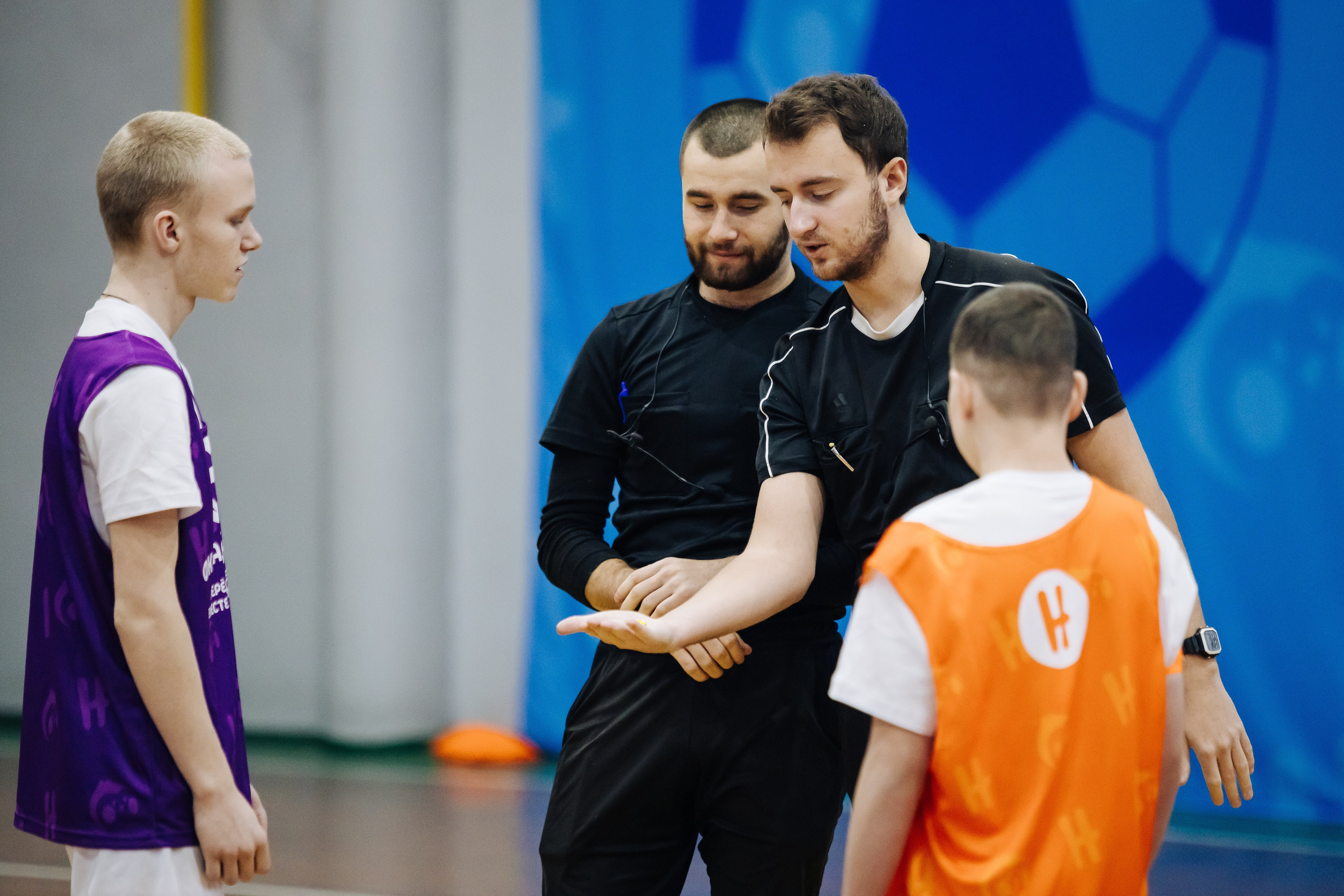 Турнир по футболу среди команд школ-интернатов Магнитогорска «Надеждик CUP» // 08.12.2024. Денис Прохоров Фотограф в г. Магнитогорск