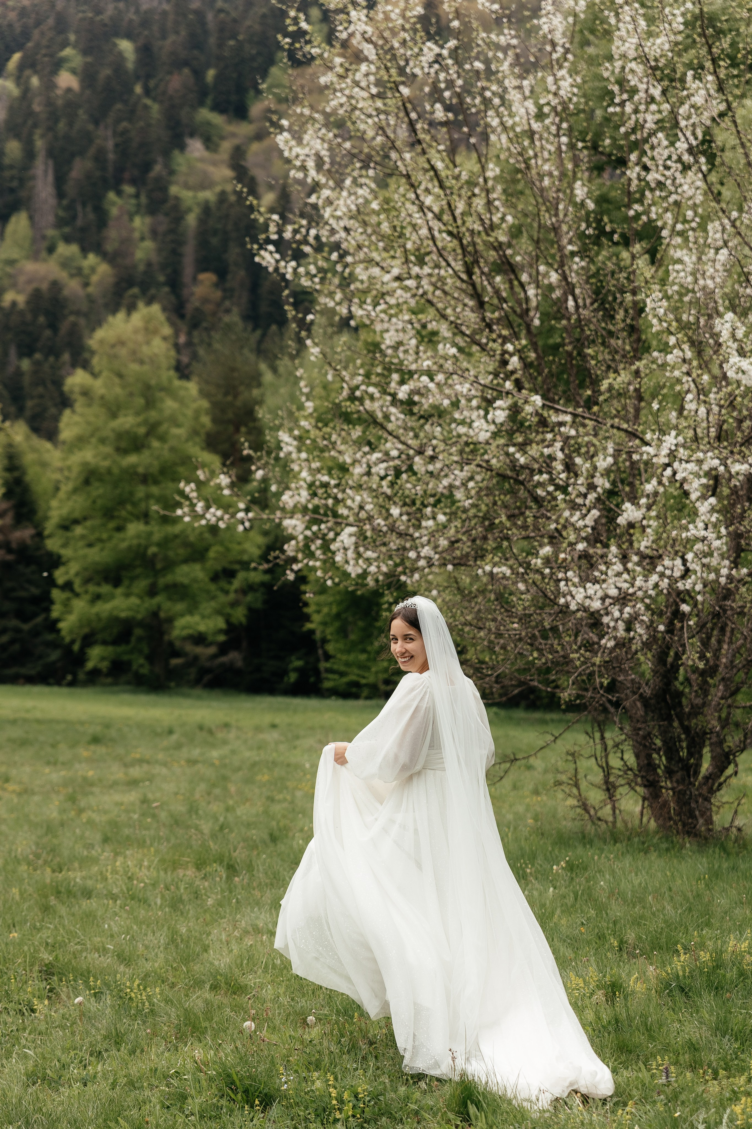 Вениамин и Валерия в Домбае. Миленина Юлия Свадебный и семейный фотограф в Краснодаре