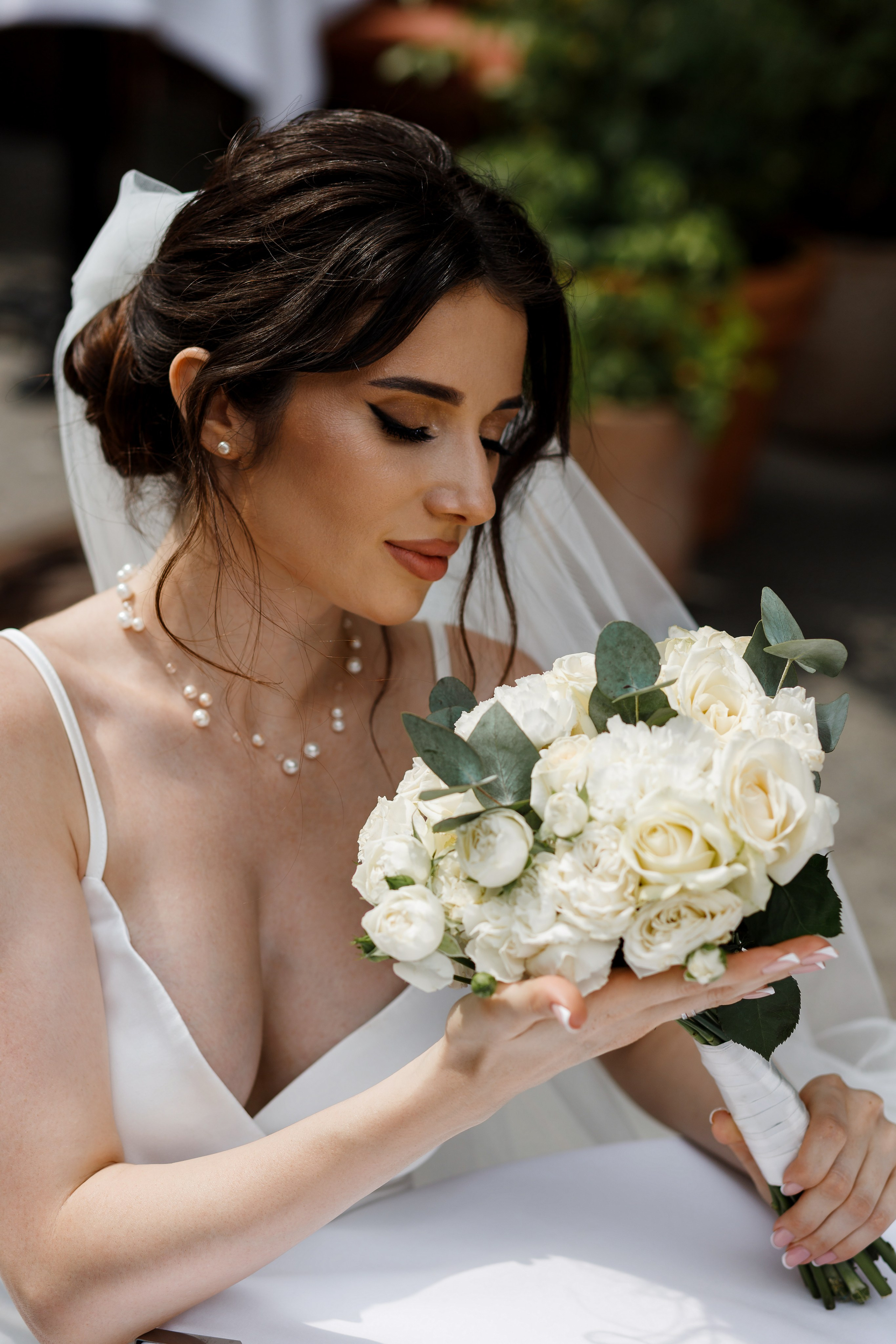 Свадебная фотосессия около Большого Театра. Фотограф Александра Сыщенко