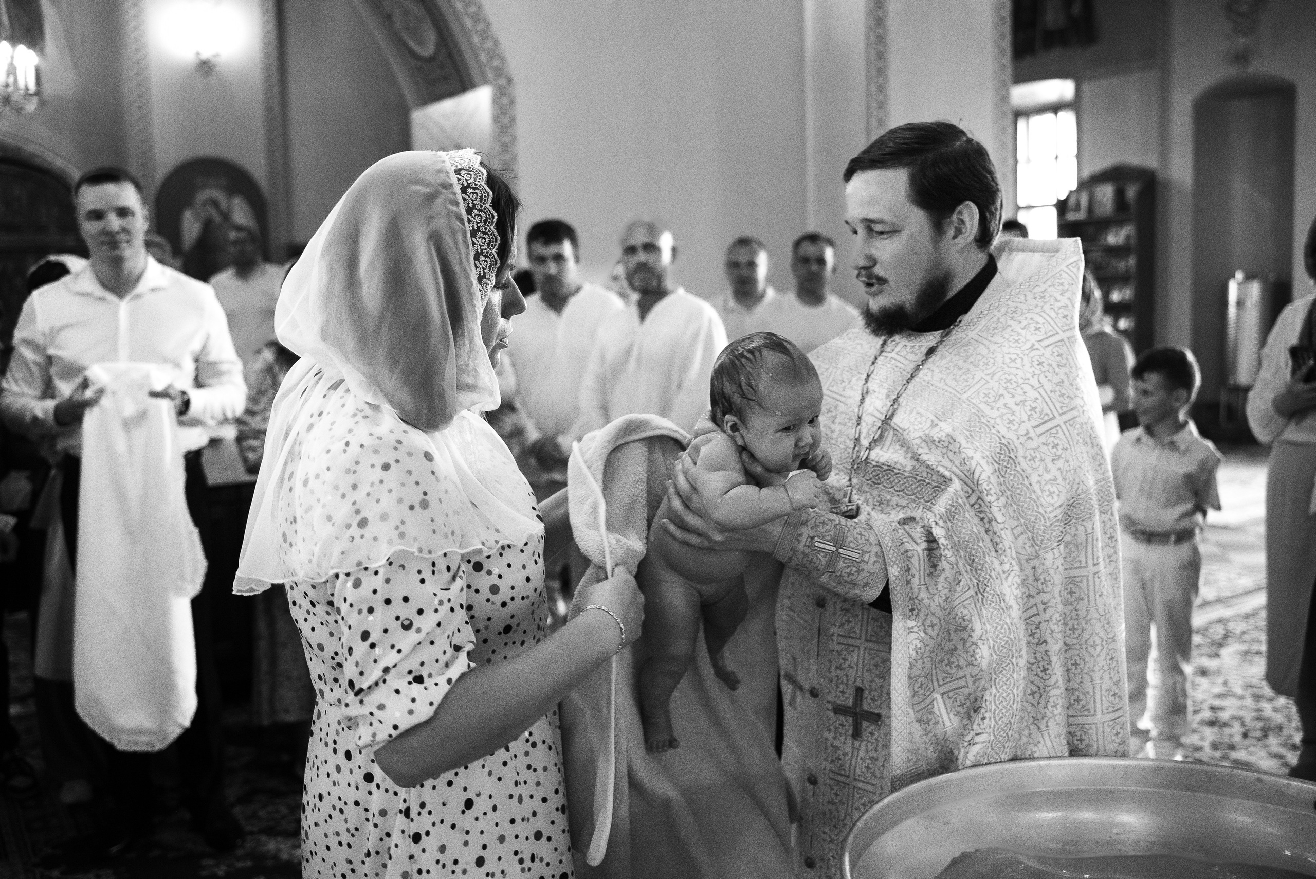 Крещение в Церкви Преображения Господня в Спас-Темне. Фотограф Ксения Огородова портфолио