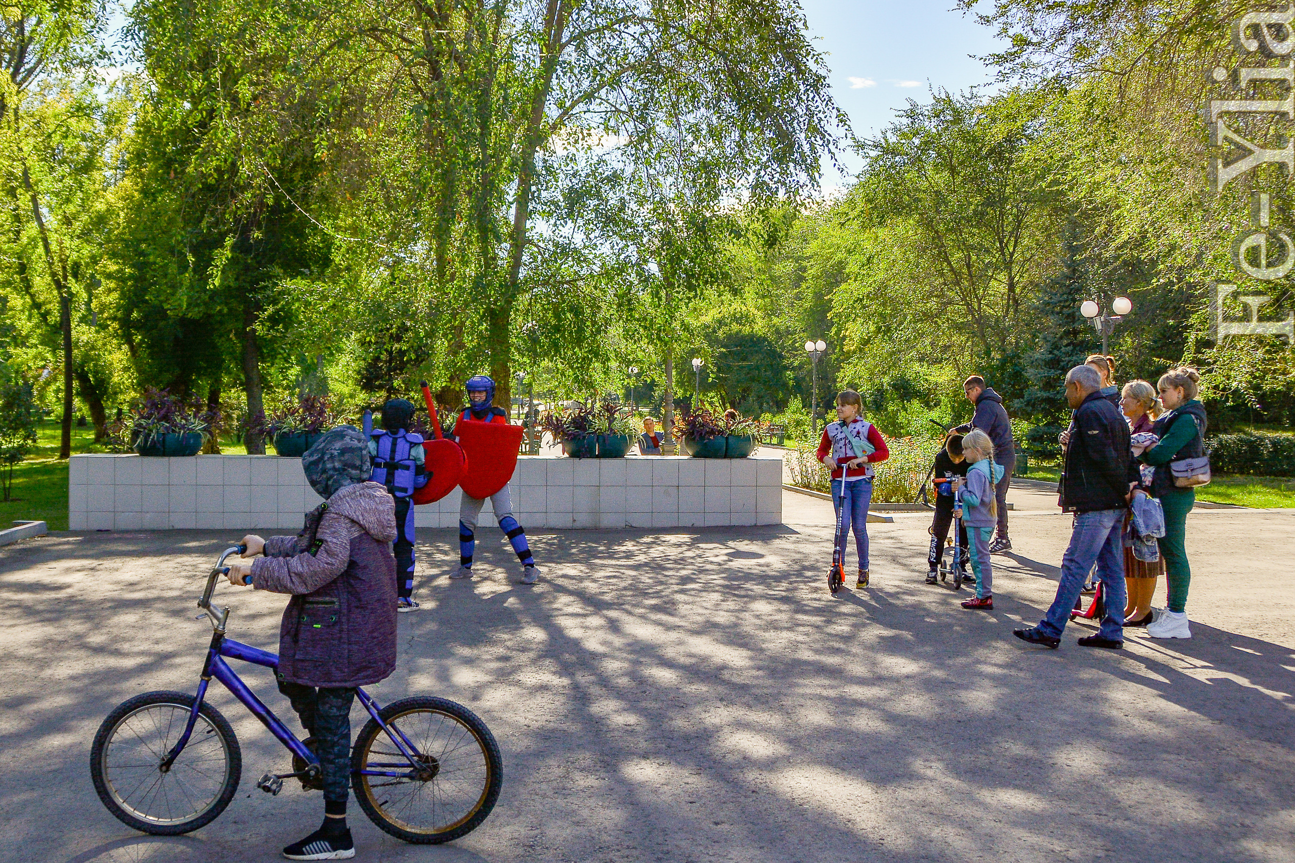 Клуб современного мечевого боя в парке, Луганск. Фотограф в РФ и ЛНР Юлия Федосеева