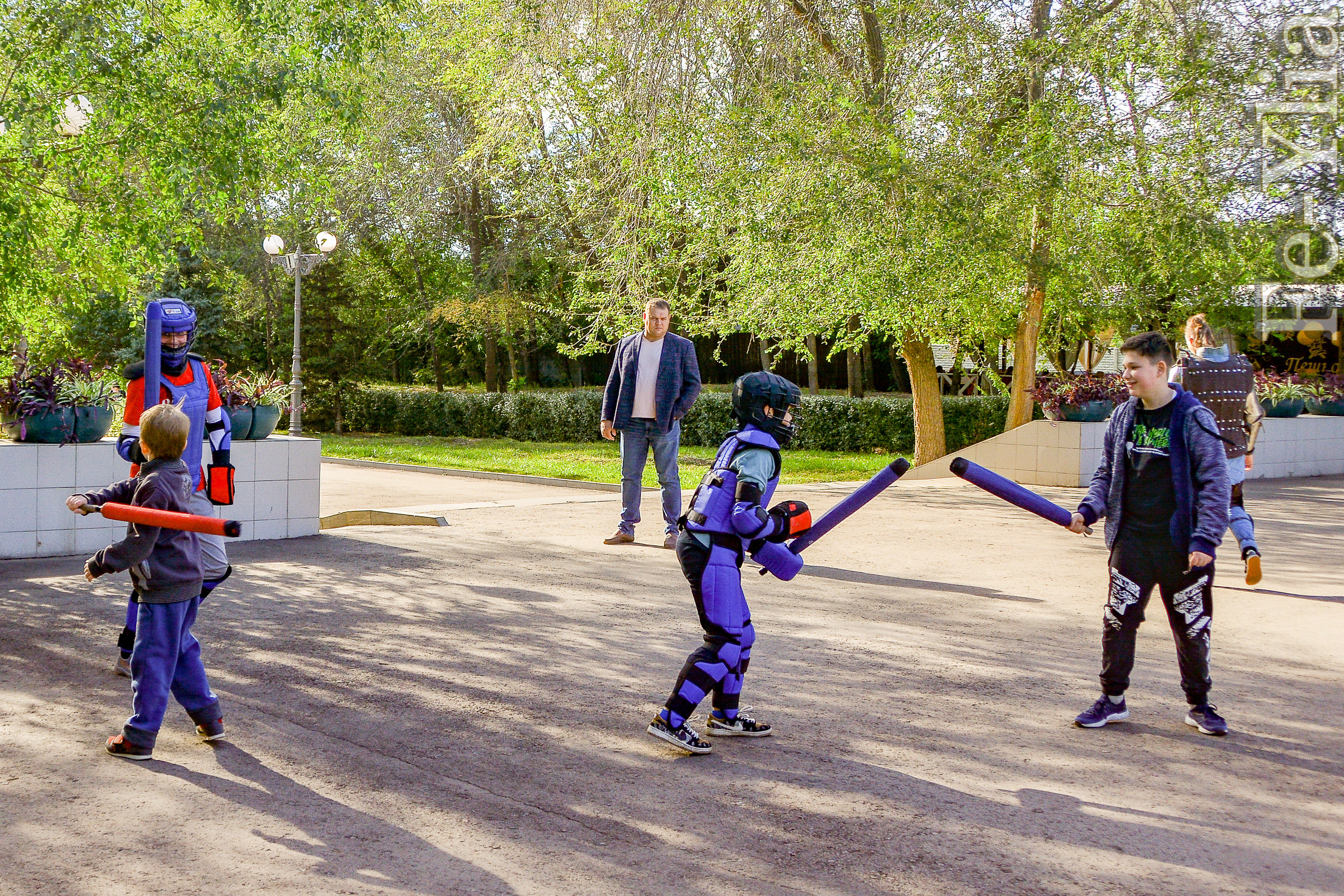 Клуб современного мечевого боя в парке, Луганск. Фотограф в РФ и ЛНР Юлия Федосеева