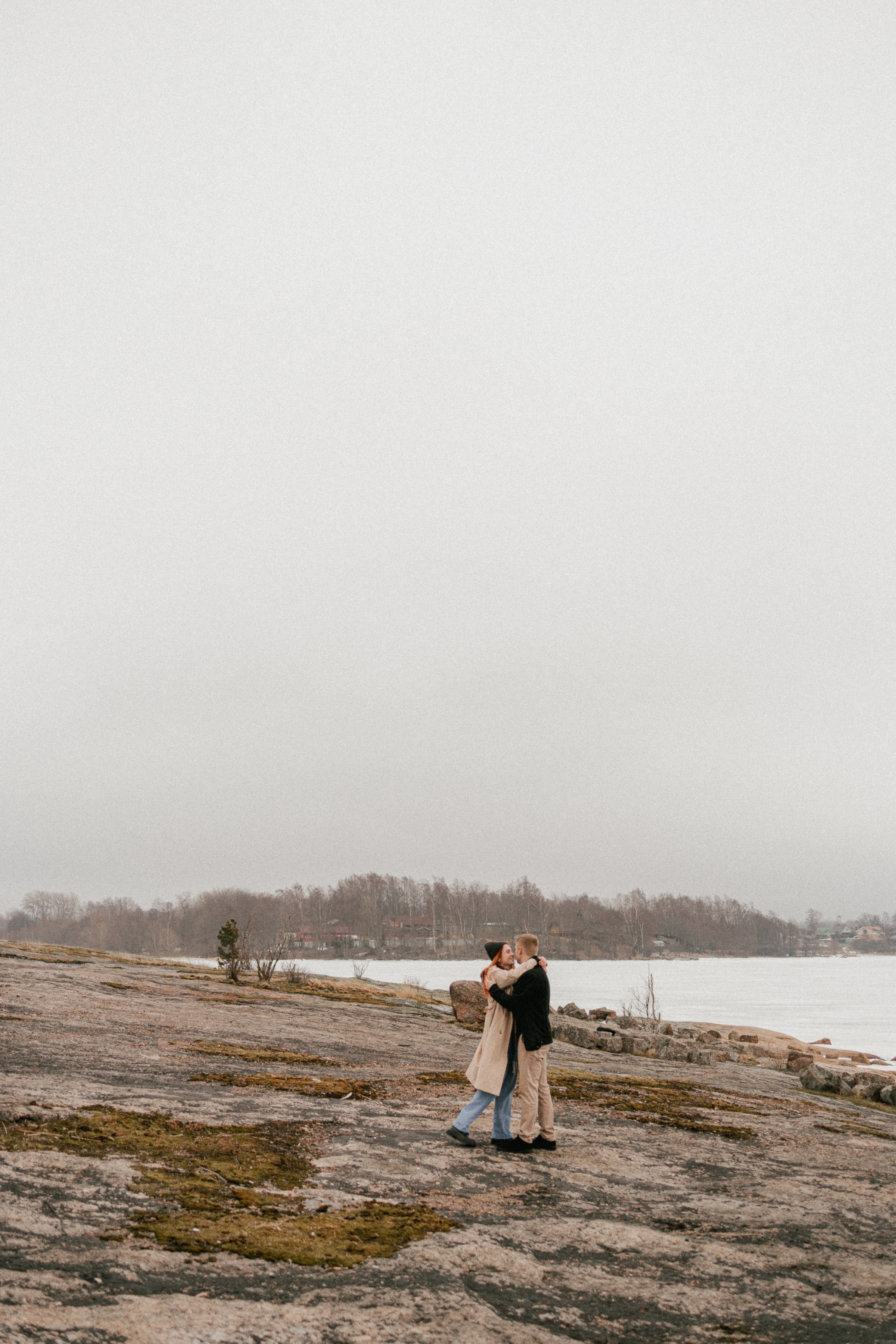 Love story на скале. Фотограф в Выборге и Санкт-Петербурге Маша Гуляева