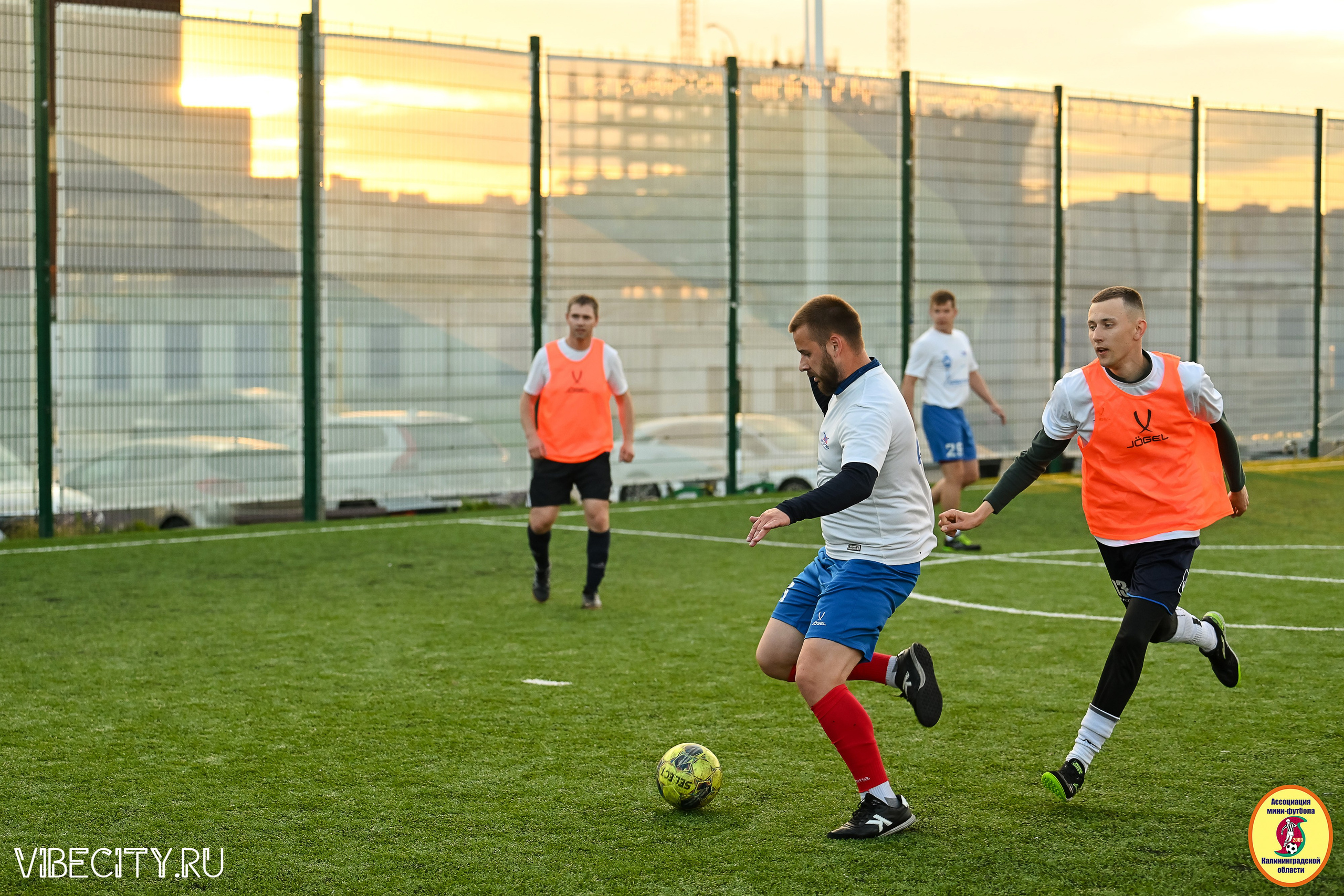 ИГРЫ МИНИ-ФУТБОЛЬНОЙ И КОРПОРАТИВНОЙ ЛИГИ. VIBECITY.RU Вайб Сити Ру Фоторепортажи Фотоотчеты Калининград