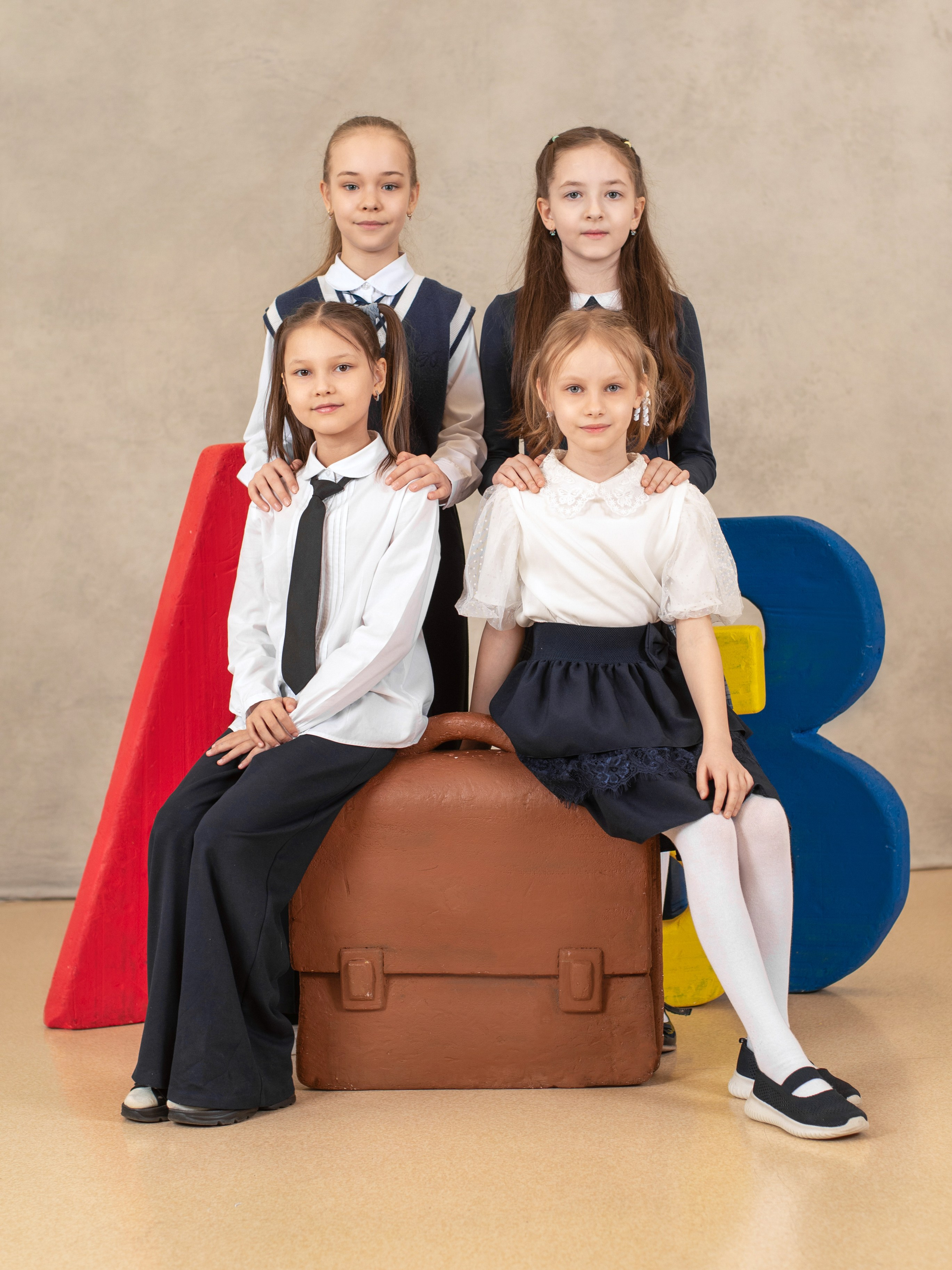 Общие фотографии 1-11 класс. Выпускные альбомы в Тюмени для школ, садов, вузов спортивных секций